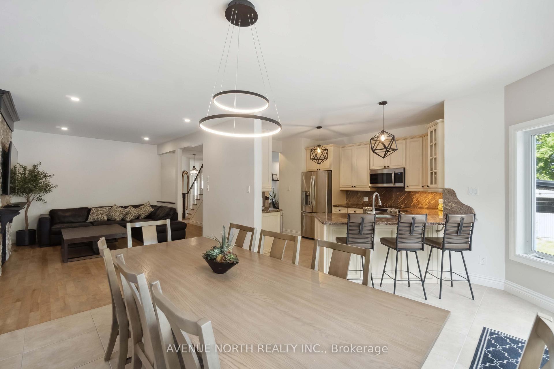 Photo 10 of 141 Grandpark Circle, Ottawa, Hunt Club Park — HOMEH