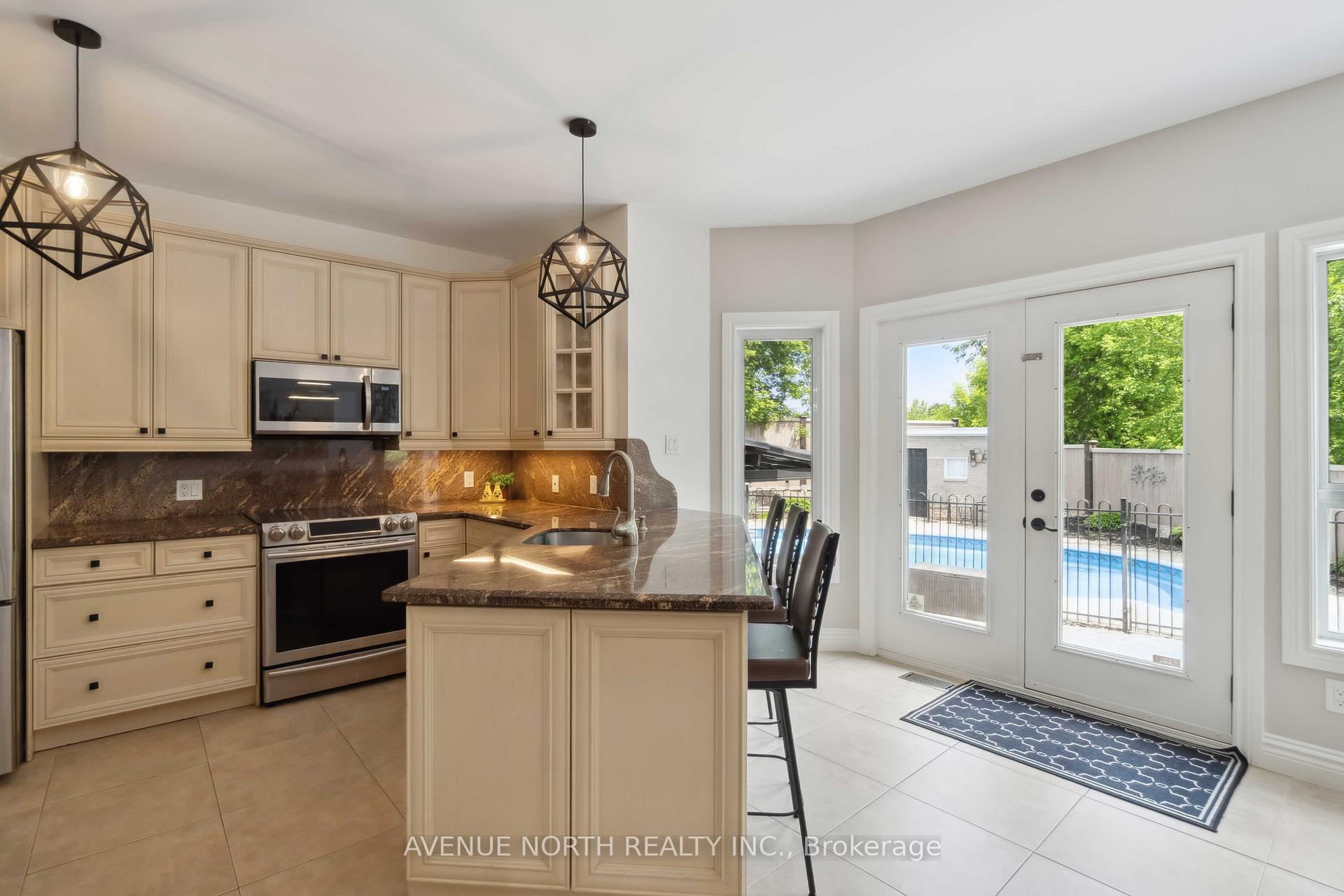 Photo 21 of 141 Grandpark Circle, Ottawa, Hunt Club Park — HOMEH