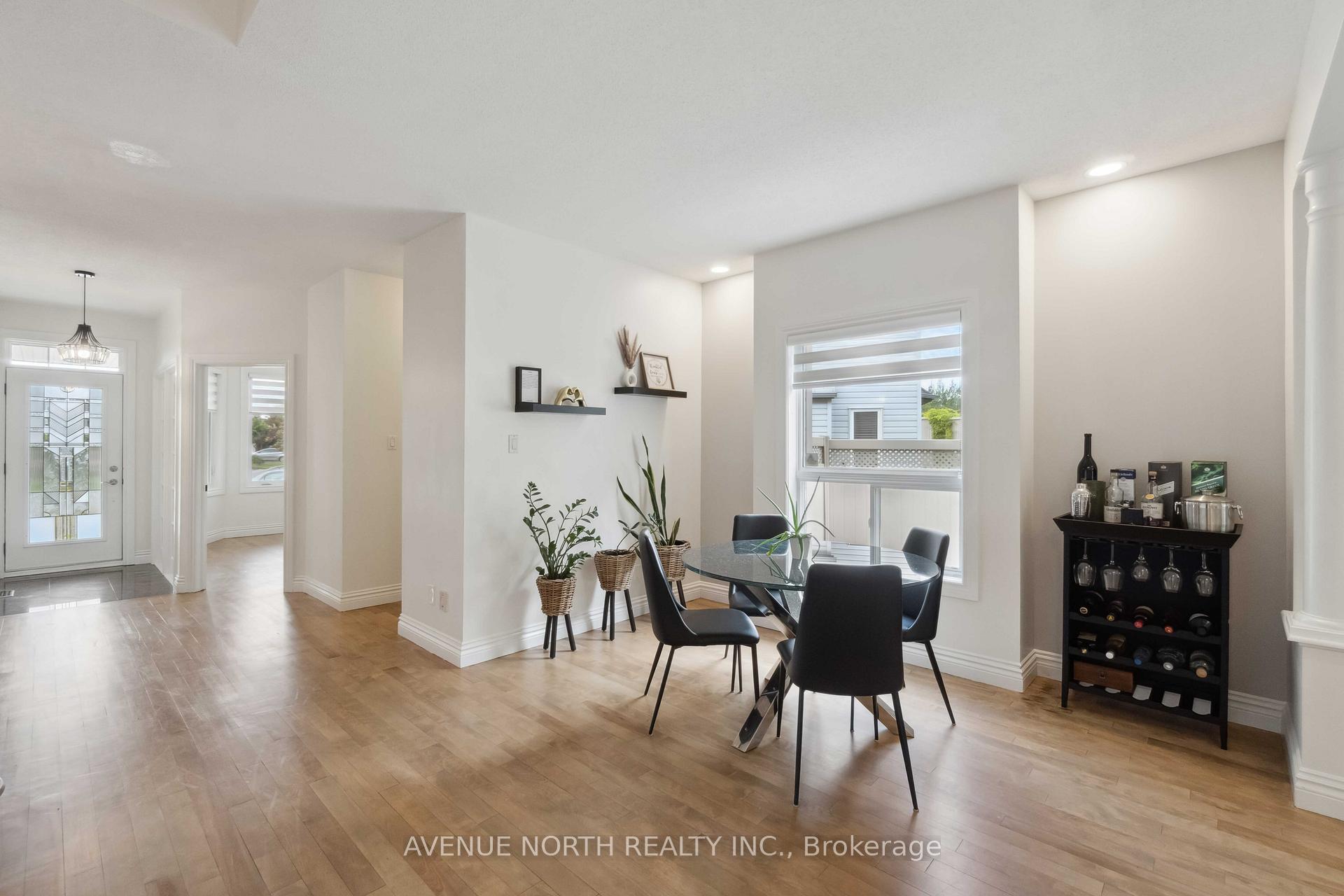 Photo 23 of 141 Grandpark Circle, Ottawa, Hunt Club Park — HOMEH