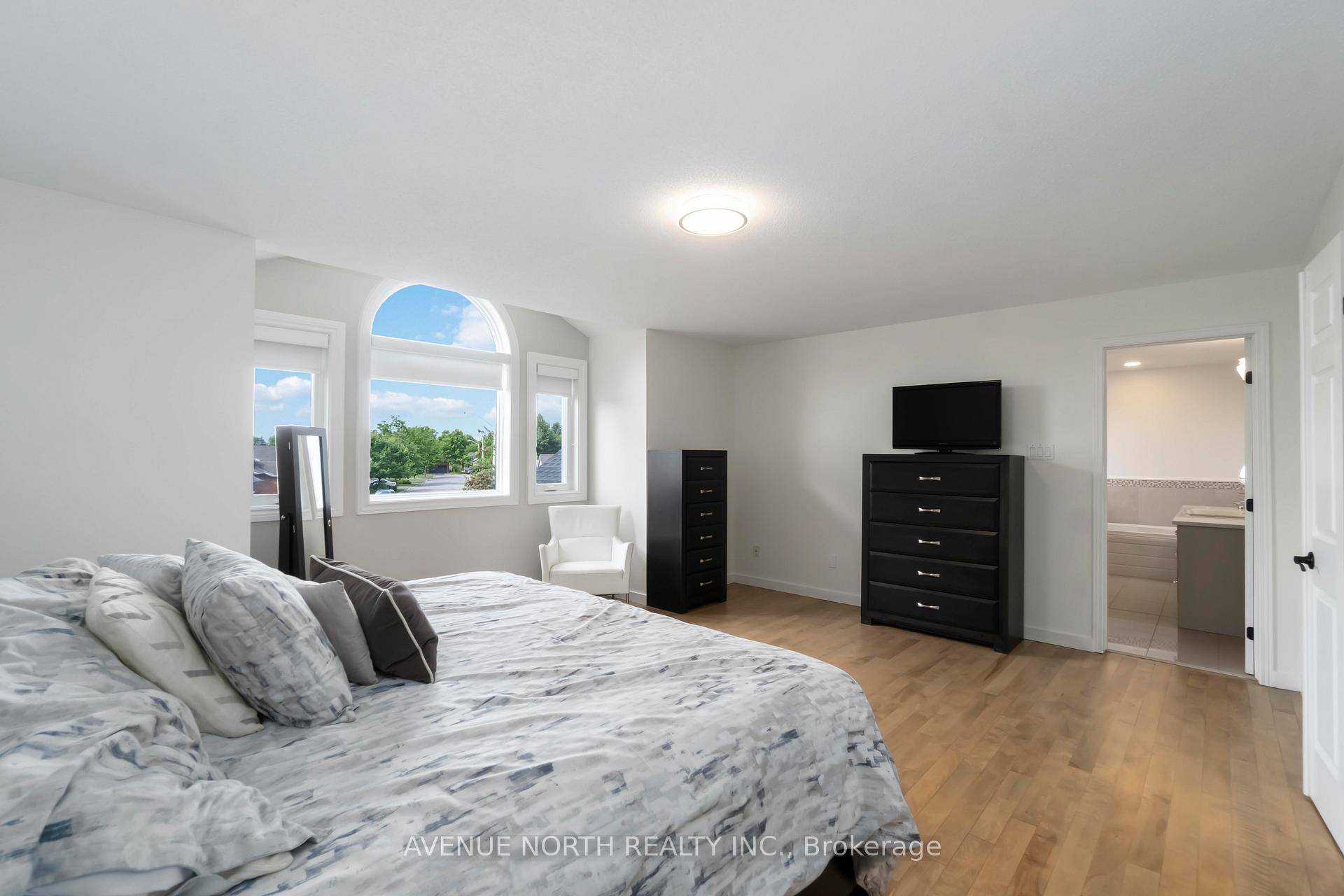 Photo 16 of 141 Grandpark Circle, Ottawa, Hunt Club Park — HOMEH