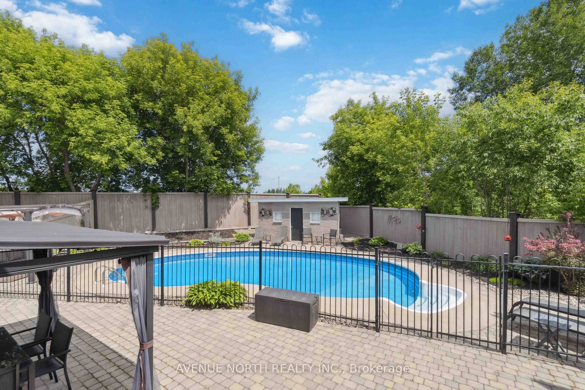 Photo 47 of 141 Grandpark Circle, Ottawa, Hunt Club Park — HOMEH