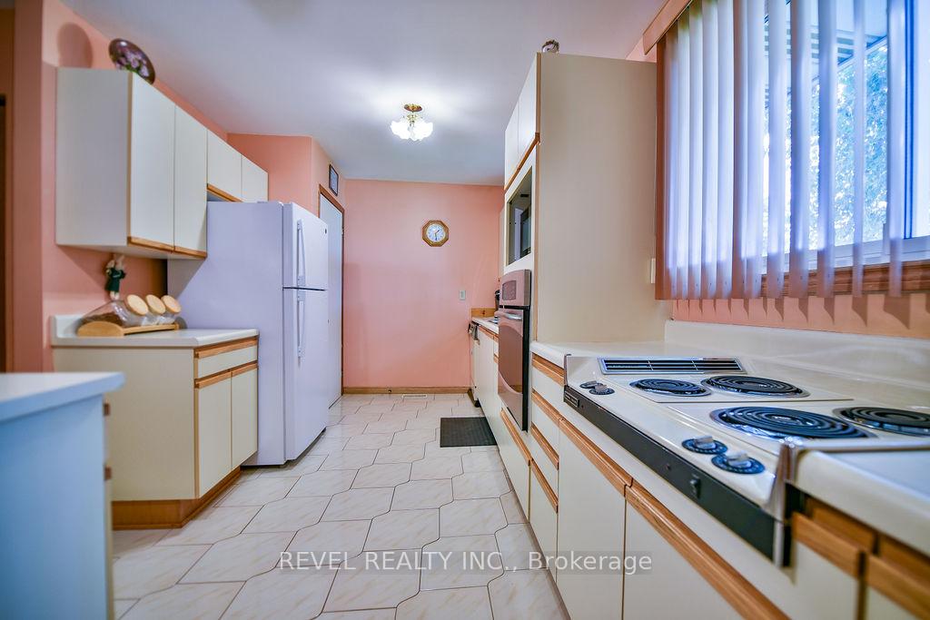 Photo 5 of 544 Lamminen Avenue, Timmins, TNW - Vic Heights — HOMEH