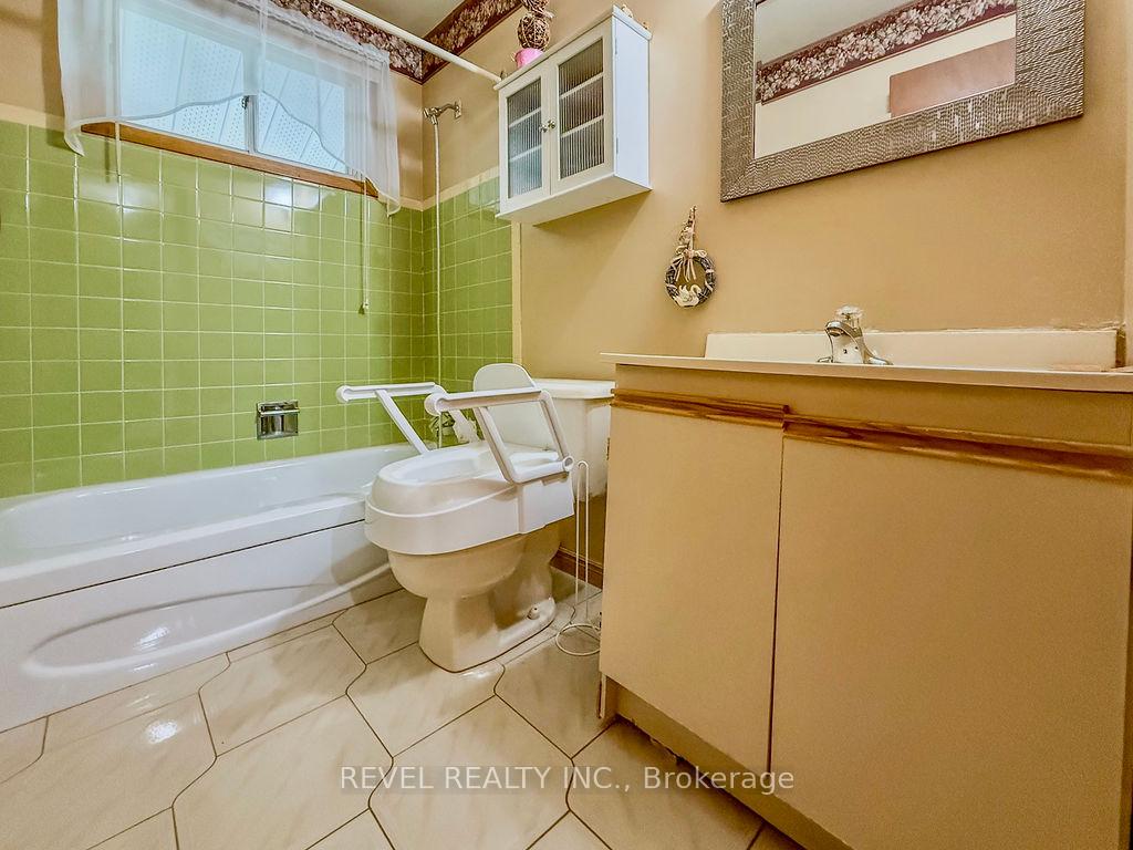 Photo 16 of 544 Lamminen Avenue, Timmins, TNW - Vic Heights — HOMEH