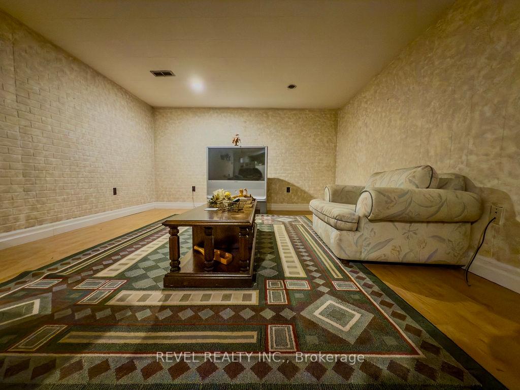 Photo 3 of 544 Lamminen Avenue, Timmins, TNW - Vic Heights — HOMEH