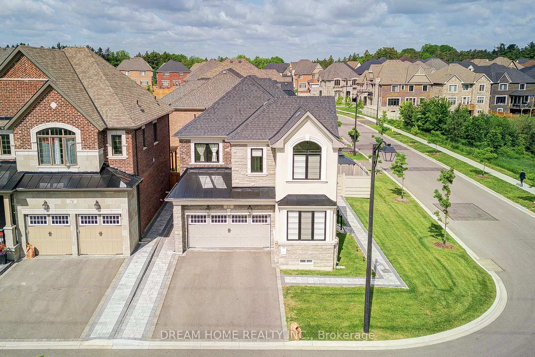 Photo 1 of 82 Chorus Crescent, Vaughan, Kleinburg — HOMEH