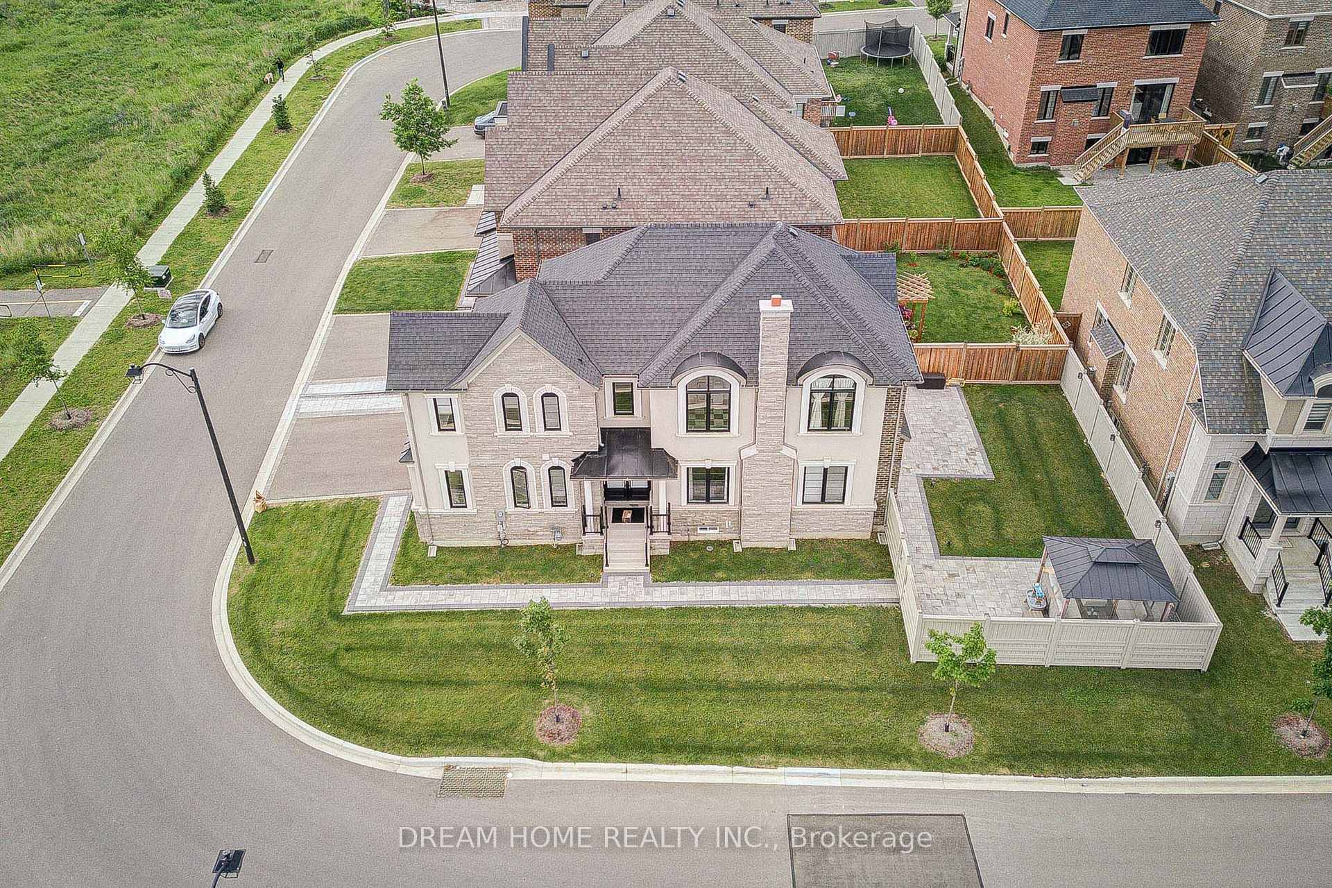Photo 7 of 82 Chorus Crescent, Vaughan, Kleinburg — HOMEH