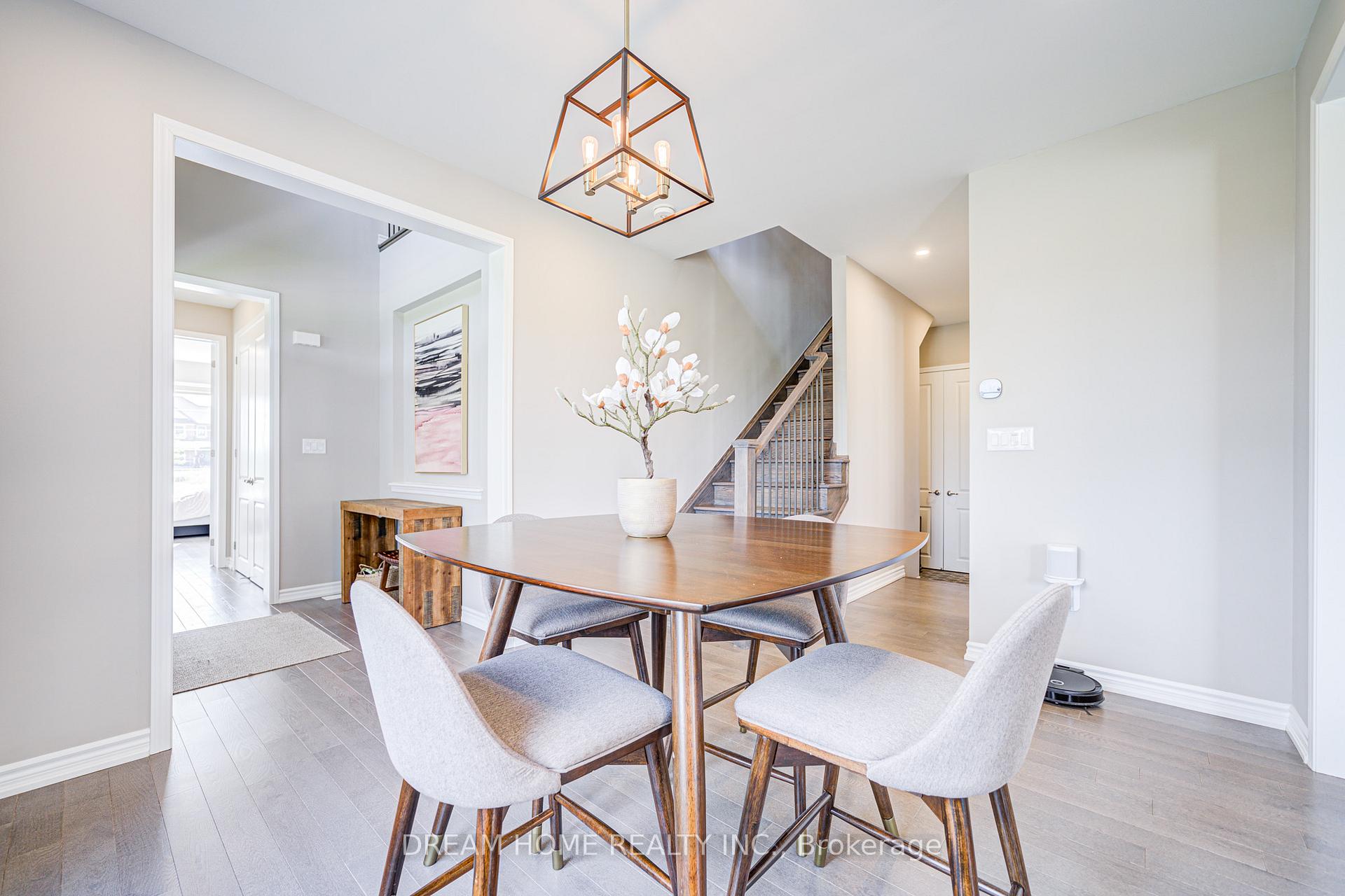 Photo 8 of 82 Chorus Crescent, Vaughan, Kleinburg — HOMEH