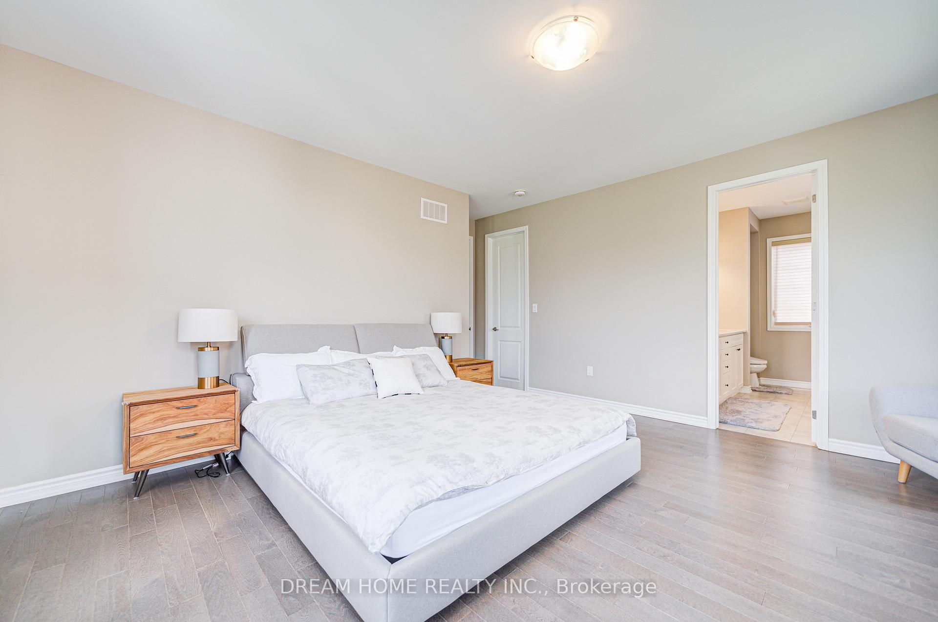 Photo 10 of 82 Chorus Crescent, Vaughan, Kleinburg — HOMEH