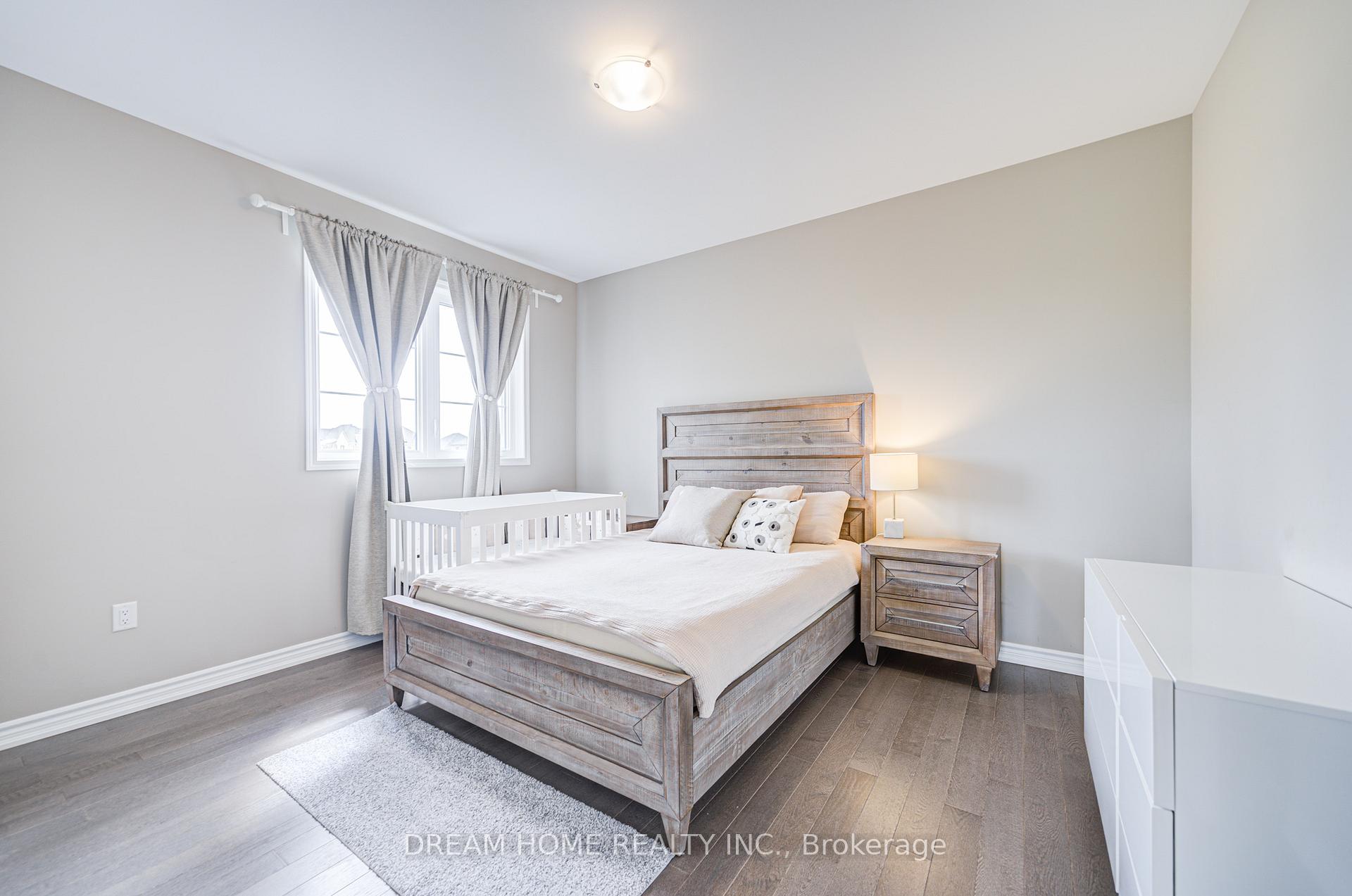 Photo 24 of 82 Chorus Crescent, Vaughan, Kleinburg — HOMEH