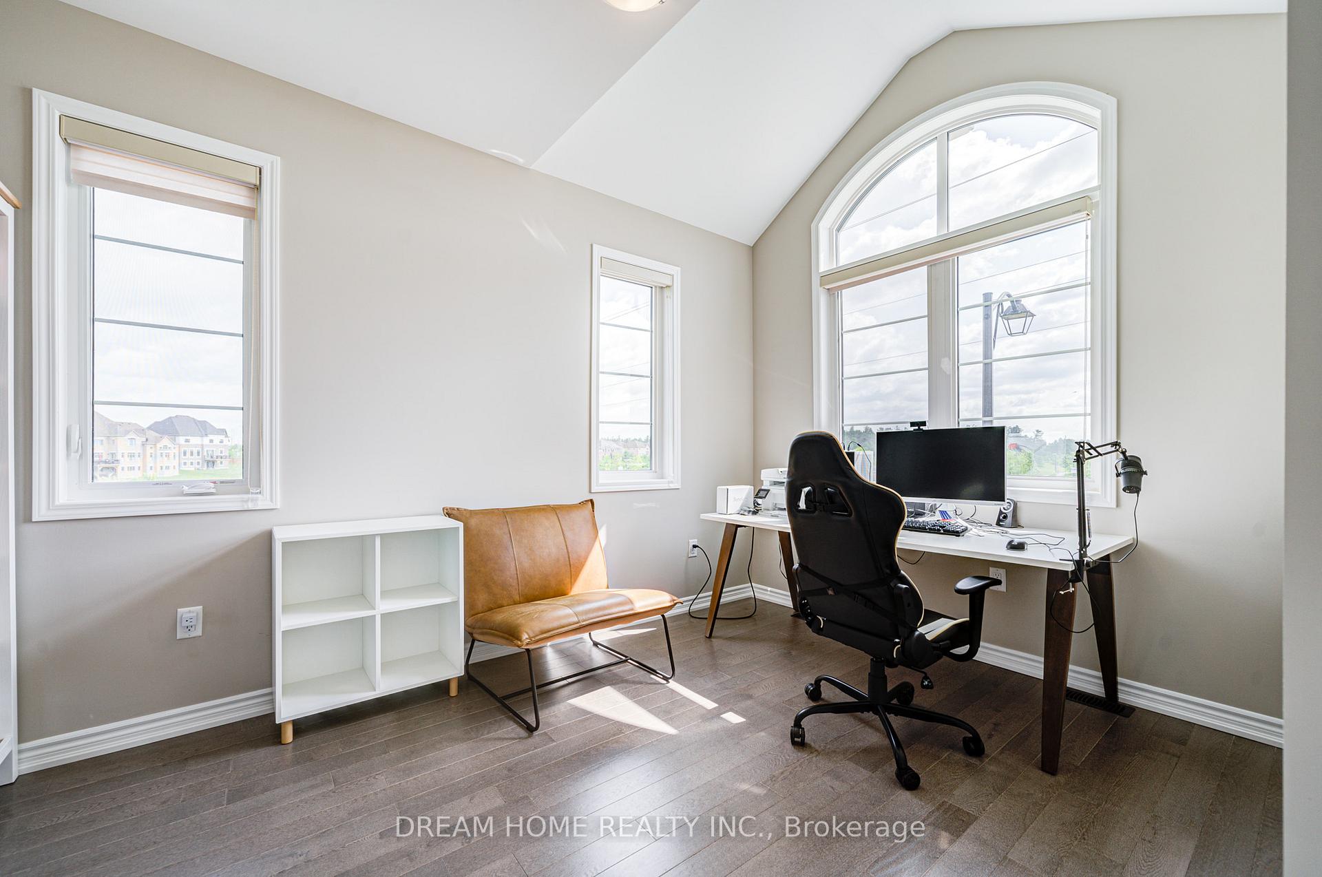 Photo 5 of 82 Chorus Crescent, Vaughan, Kleinburg — HOMEH