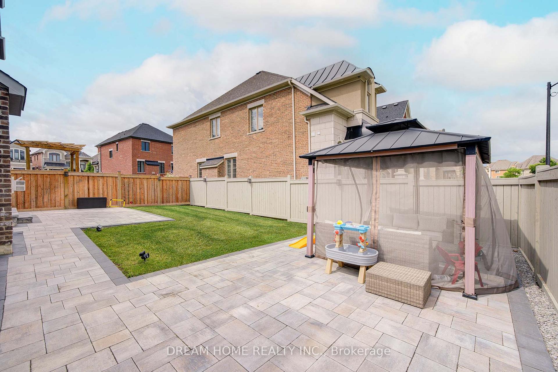 Photo 28 of 82 Chorus Crescent, Vaughan, Kleinburg — HOMEH