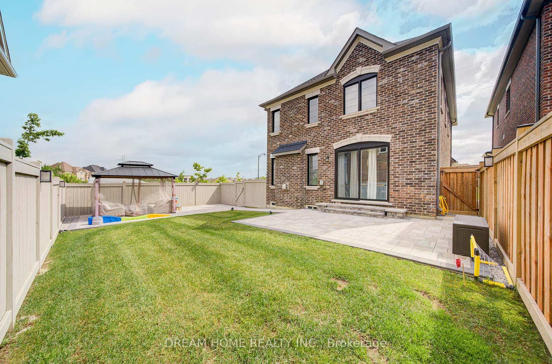 Photo 20 of 82 Chorus Crescent, Vaughan, Kleinburg — HOMEH