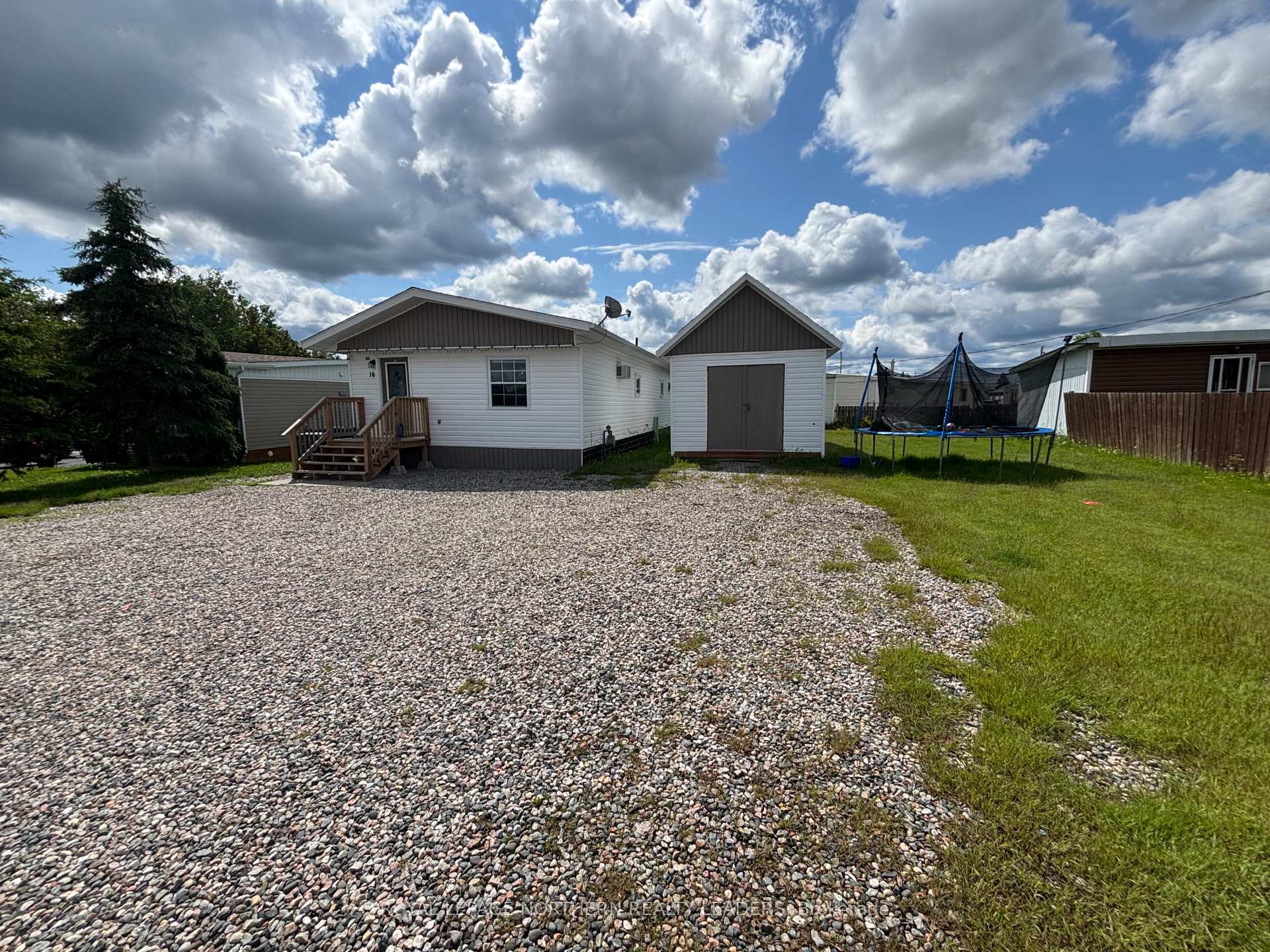 Photo 1 of 16 Star Street, Cochrane — HOMEH