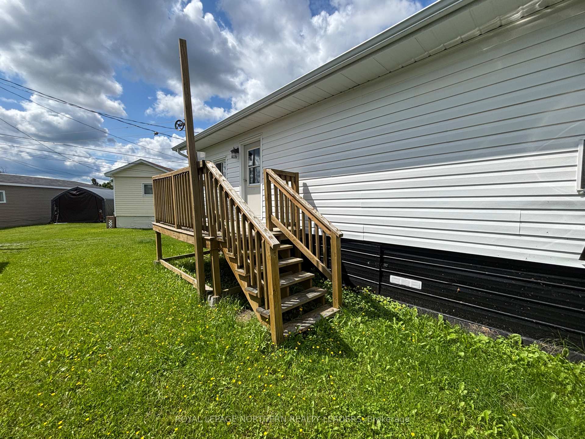 Photo 5 of 16 Star Street, Cochrane — HOMEH