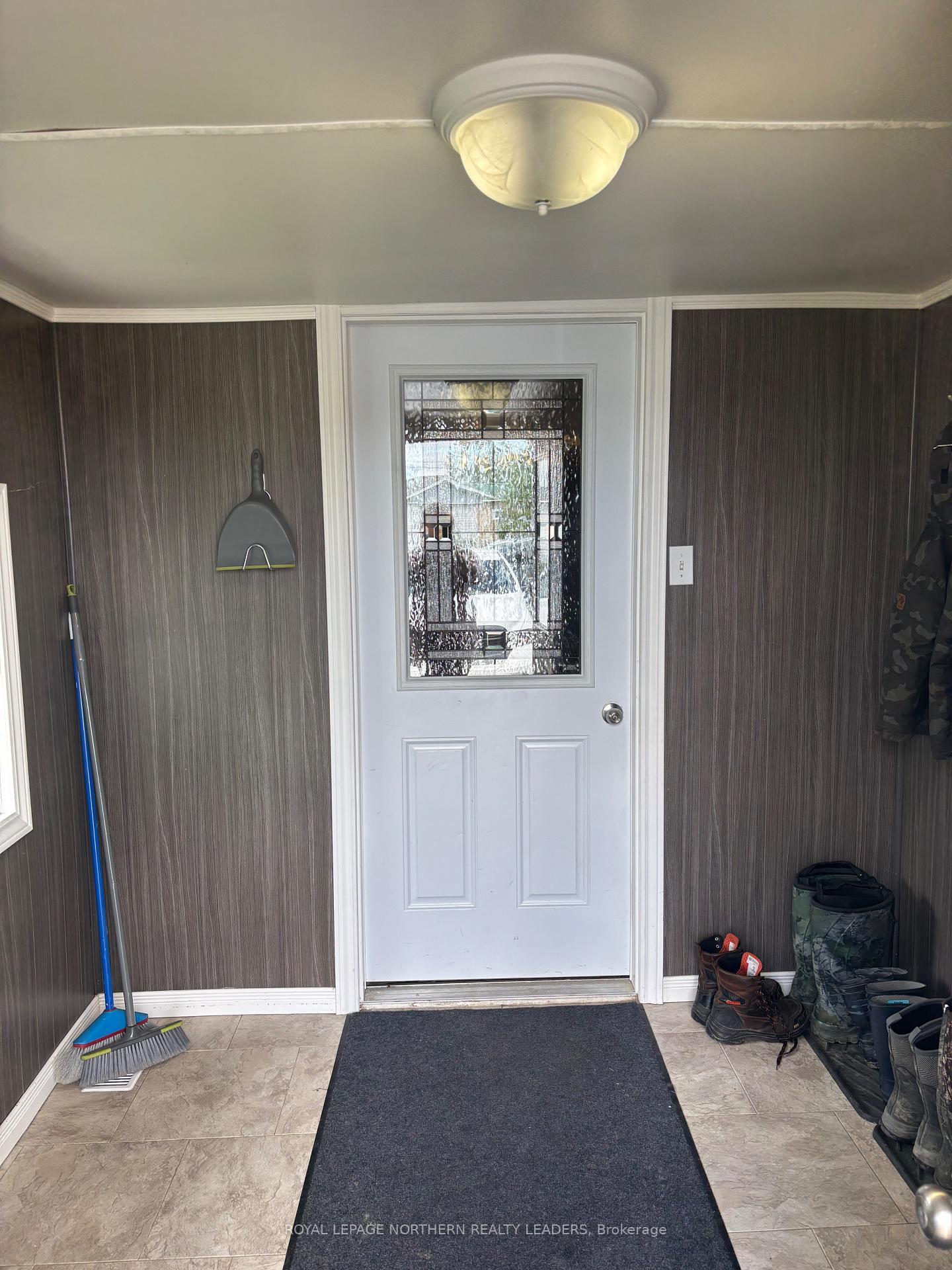 Photo 2 of 16 Star Street, Cochrane — HOMEH