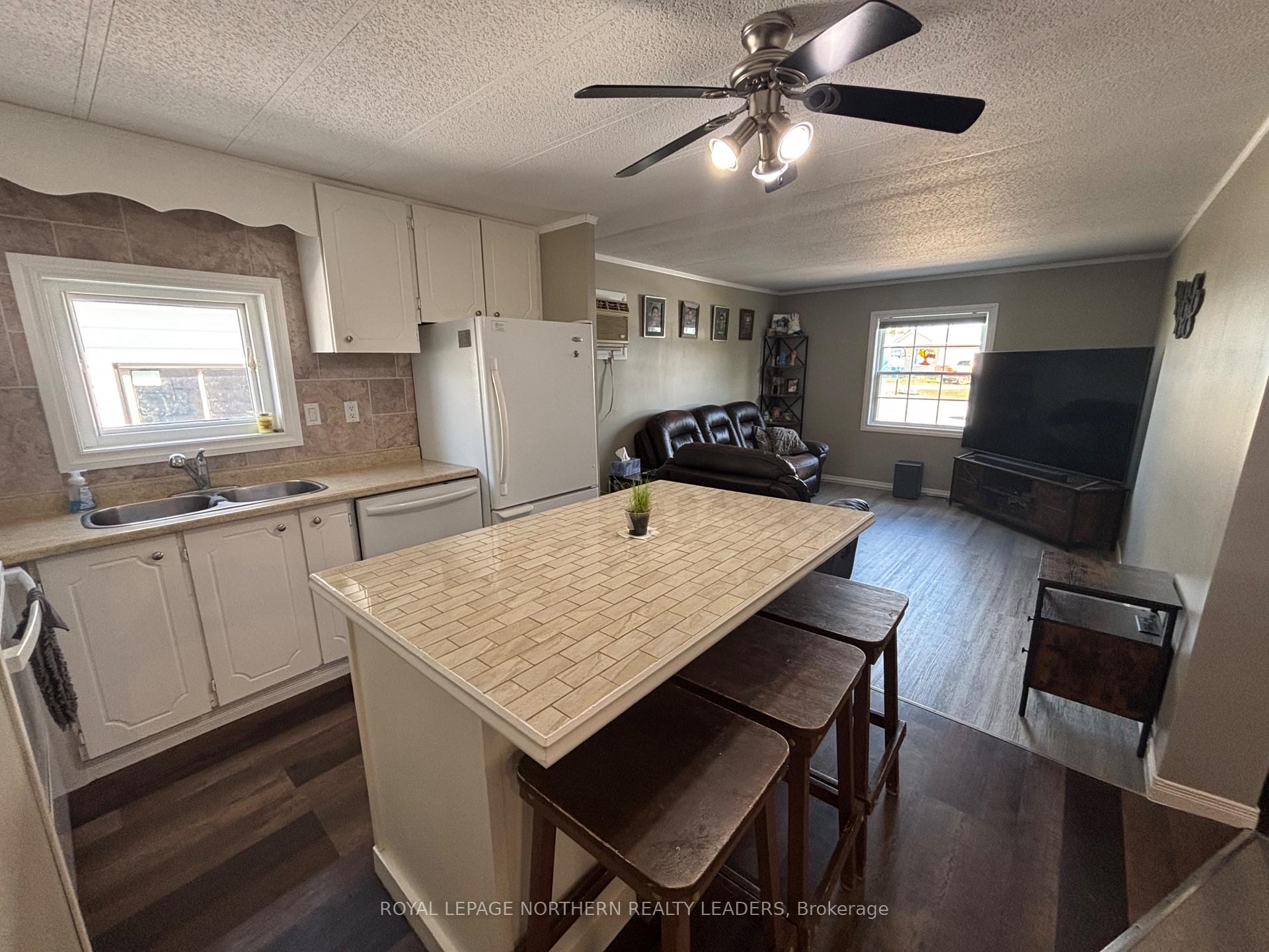 Photo 9 of 16 Star Street, Cochrane — HOMEH
