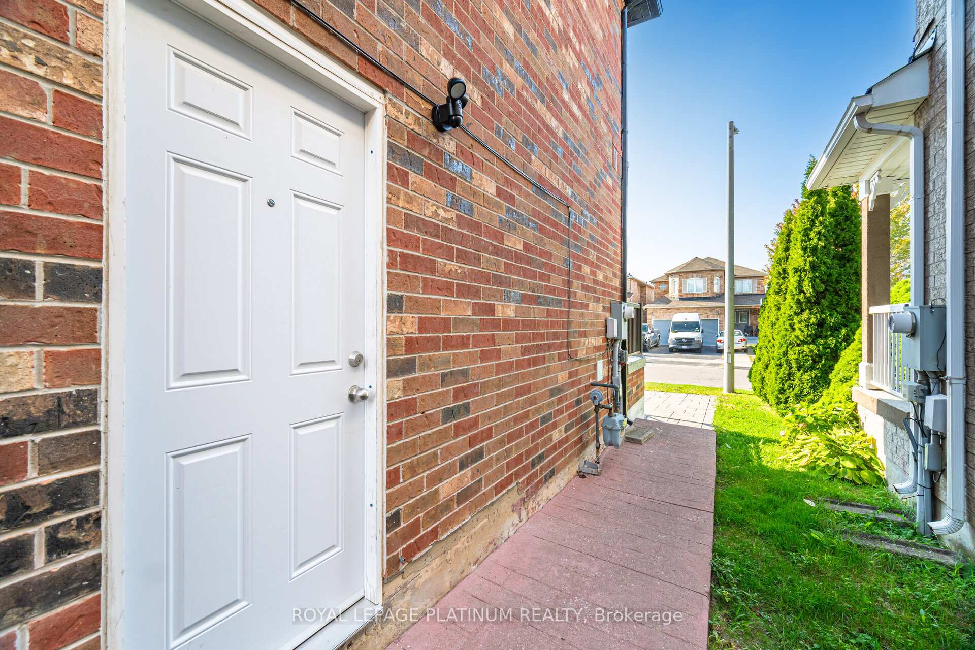 Photo 18 of 151 Luella Crescent, Brampton, Fletcher's Meadow — HOMEH