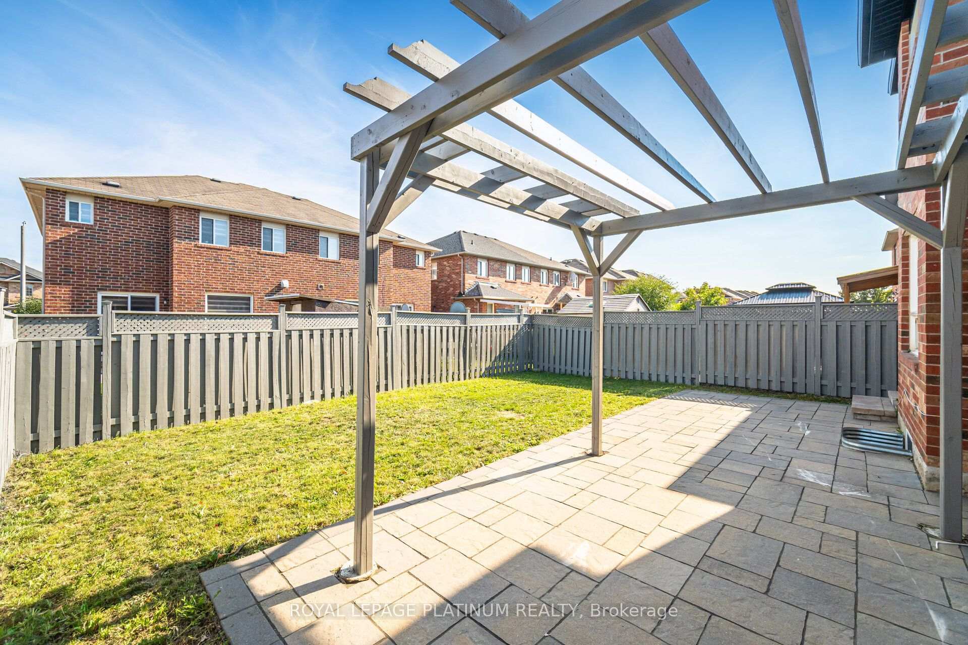 Photo 32 of 151 Luella Crescent, Brampton, Fletcher's Meadow — HOMEH