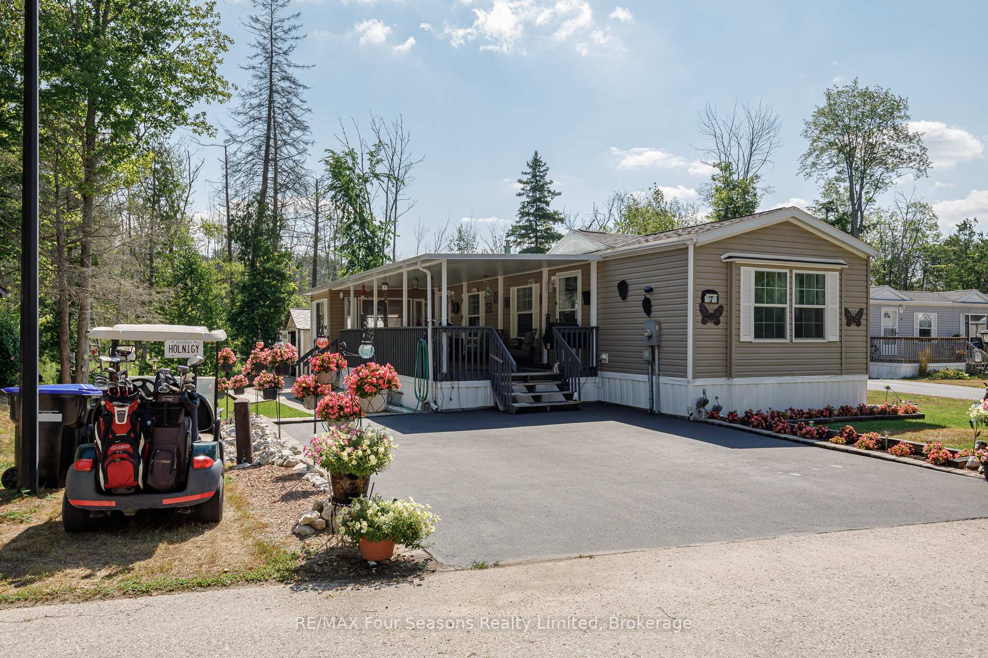 Photo 1 of 7 Allen Drive S, Wasaga Beach — HOMEH
