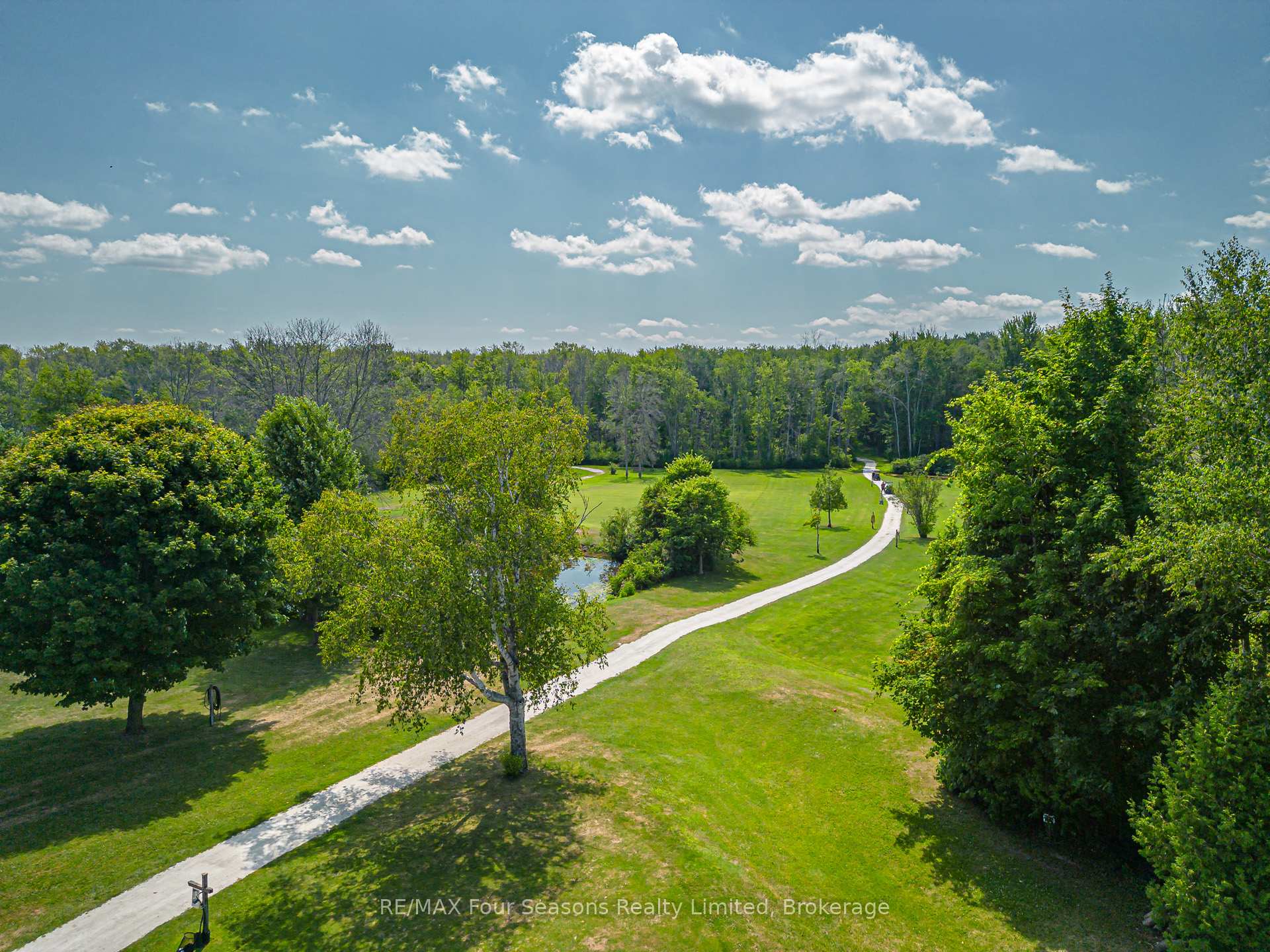 Photo 2 of 7 Allen Drive S, Wasaga Beach — HOMEH
