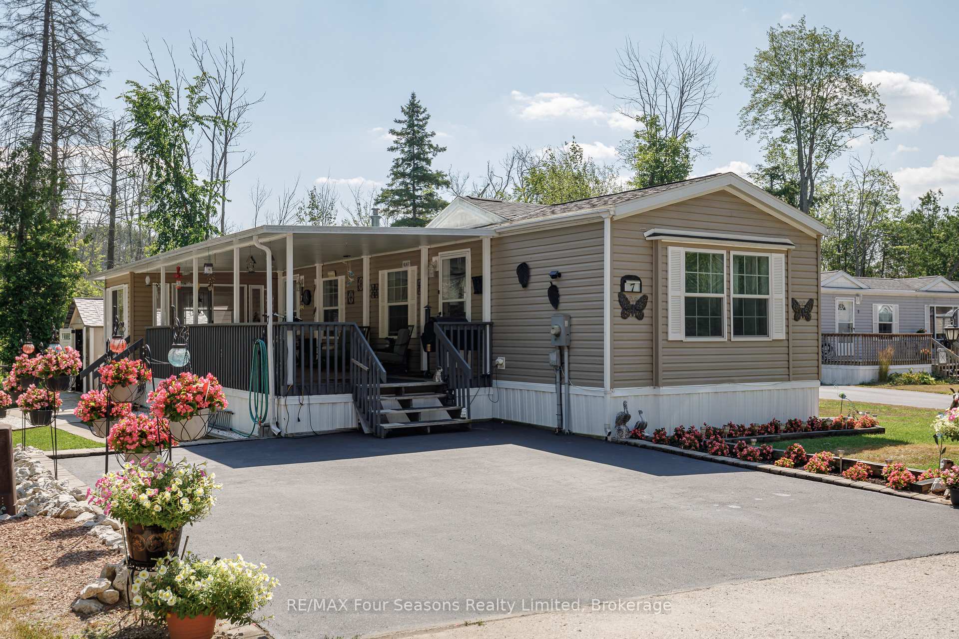 Photo 41 of 7 Allen Drive S, Wasaga Beach — HOMEH