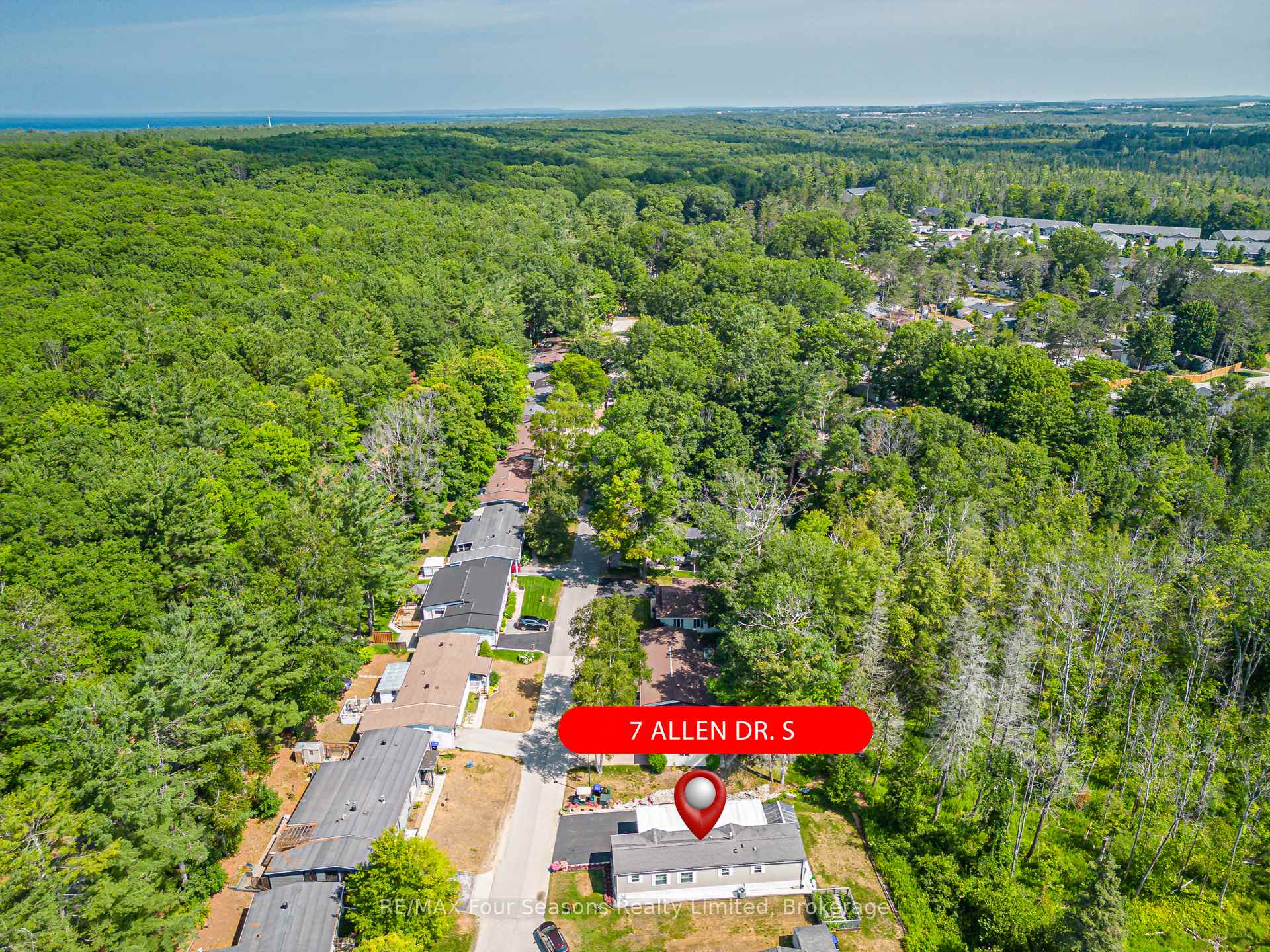 Photo 26 of 7 Allen Drive S, Wasaga Beach — HOMEH