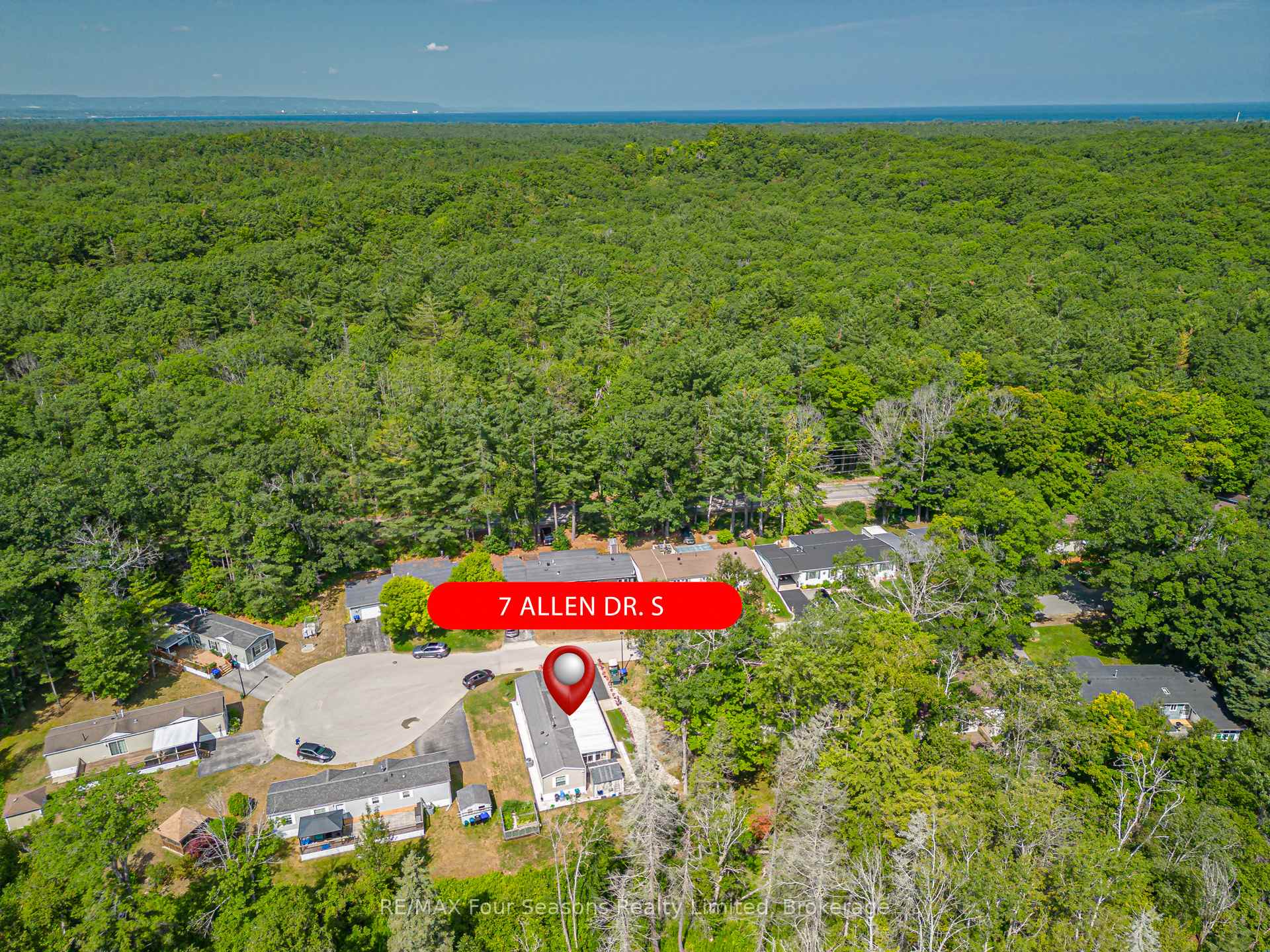 Photo 23 of 7 Allen Drive S, Wasaga Beach — HOMEH