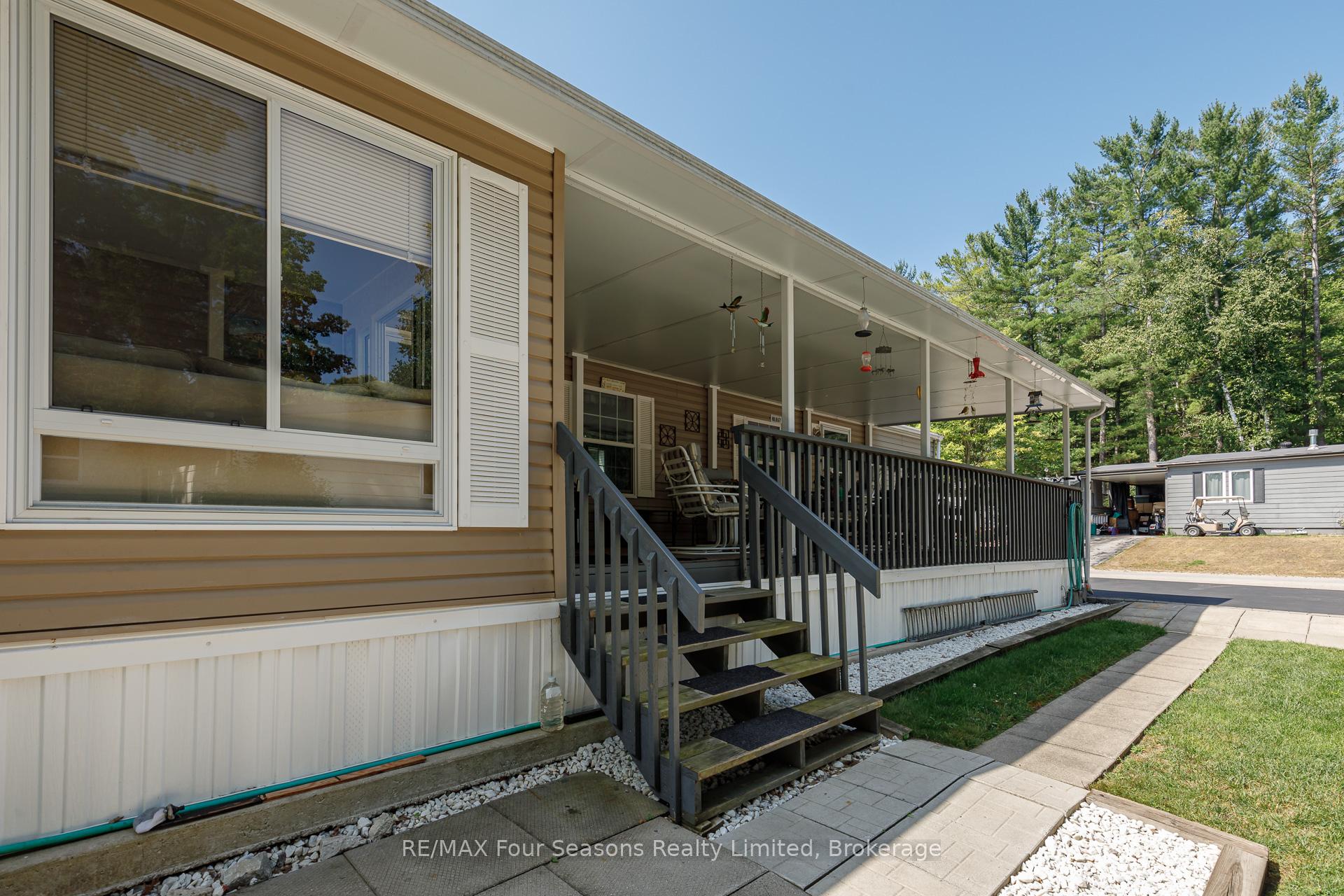 Photo 10 of 7 Allen Drive S, Wasaga Beach — HOMEH