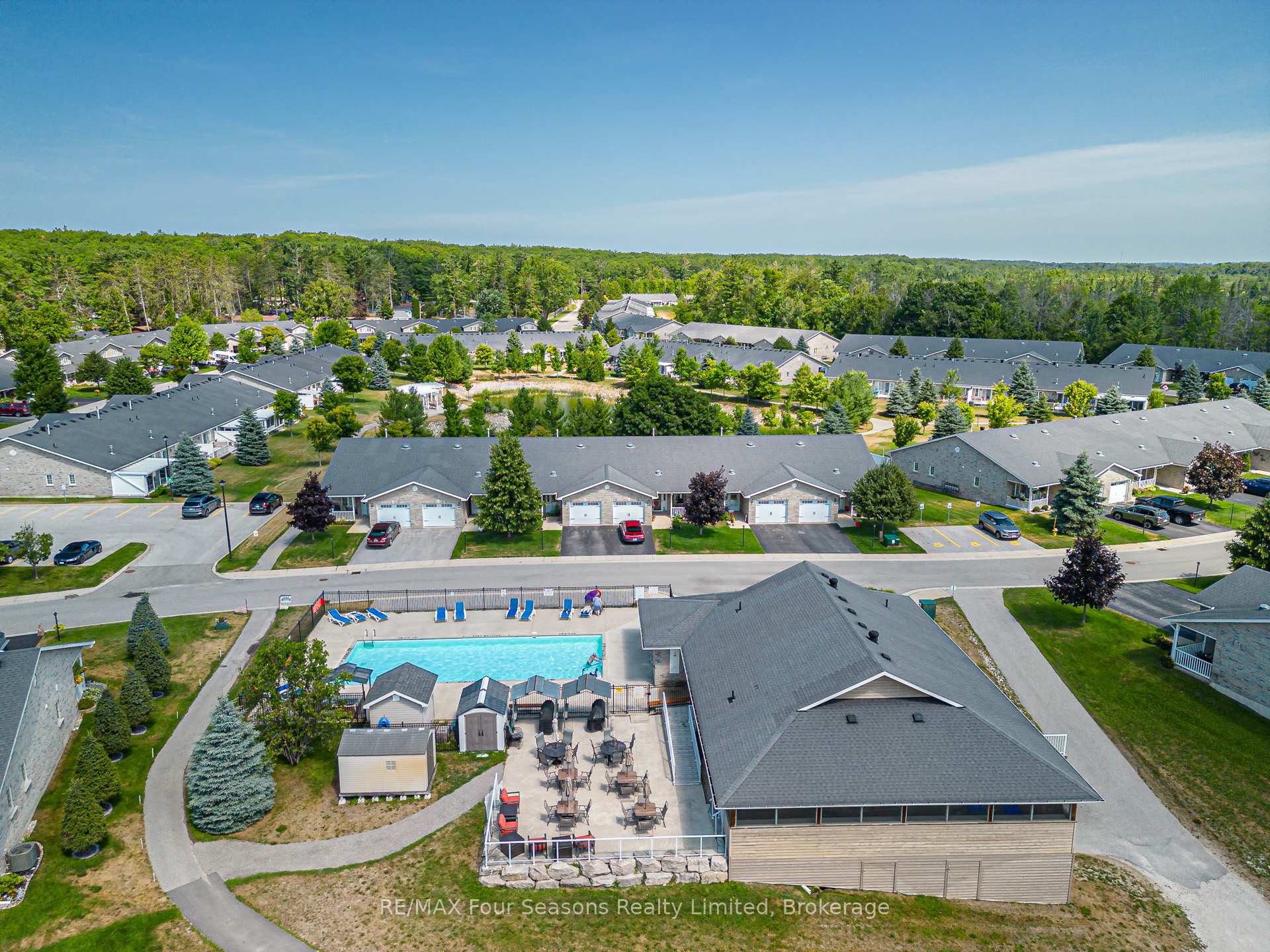 Photo 36 of 7 Allen Drive S, Wasaga Beach — HOMEH