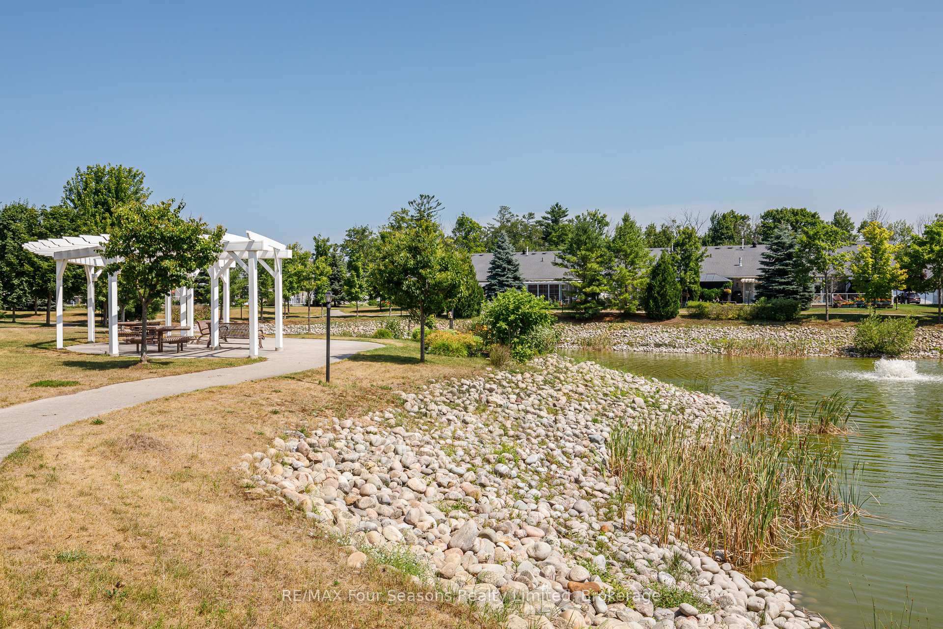 Photo 39 of 7 Allen Drive S, Wasaga Beach — HOMEH