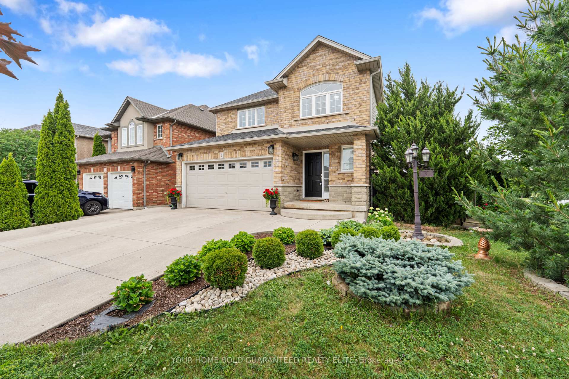 Photo 14 of 1 Hillcroft Drive, Hamilton, Stoney Creek Mountain — HOMEH