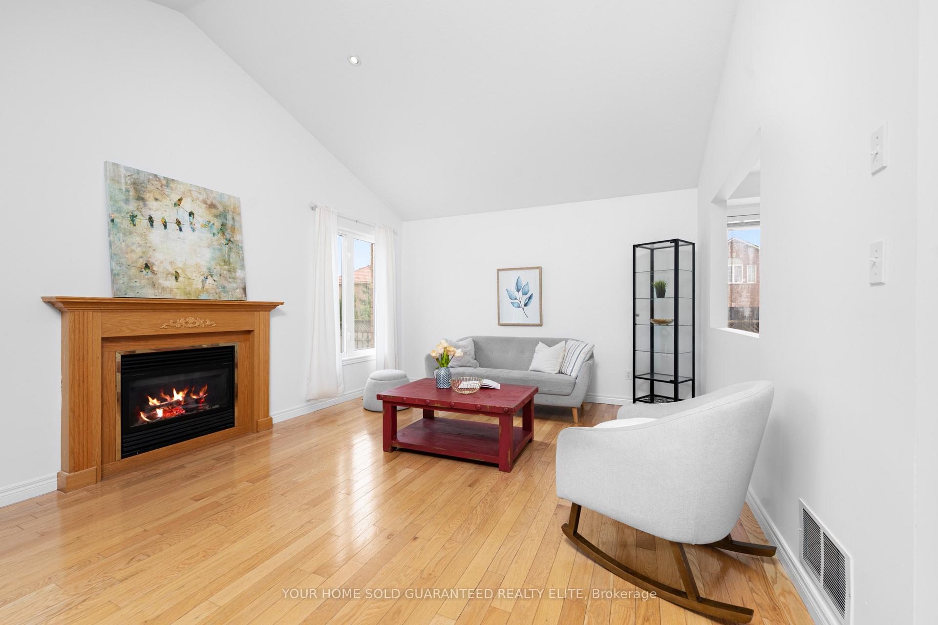 Photo 2 of 1 Hillcroft Drive, Hamilton, Stoney Creek Mountain — HOMEH