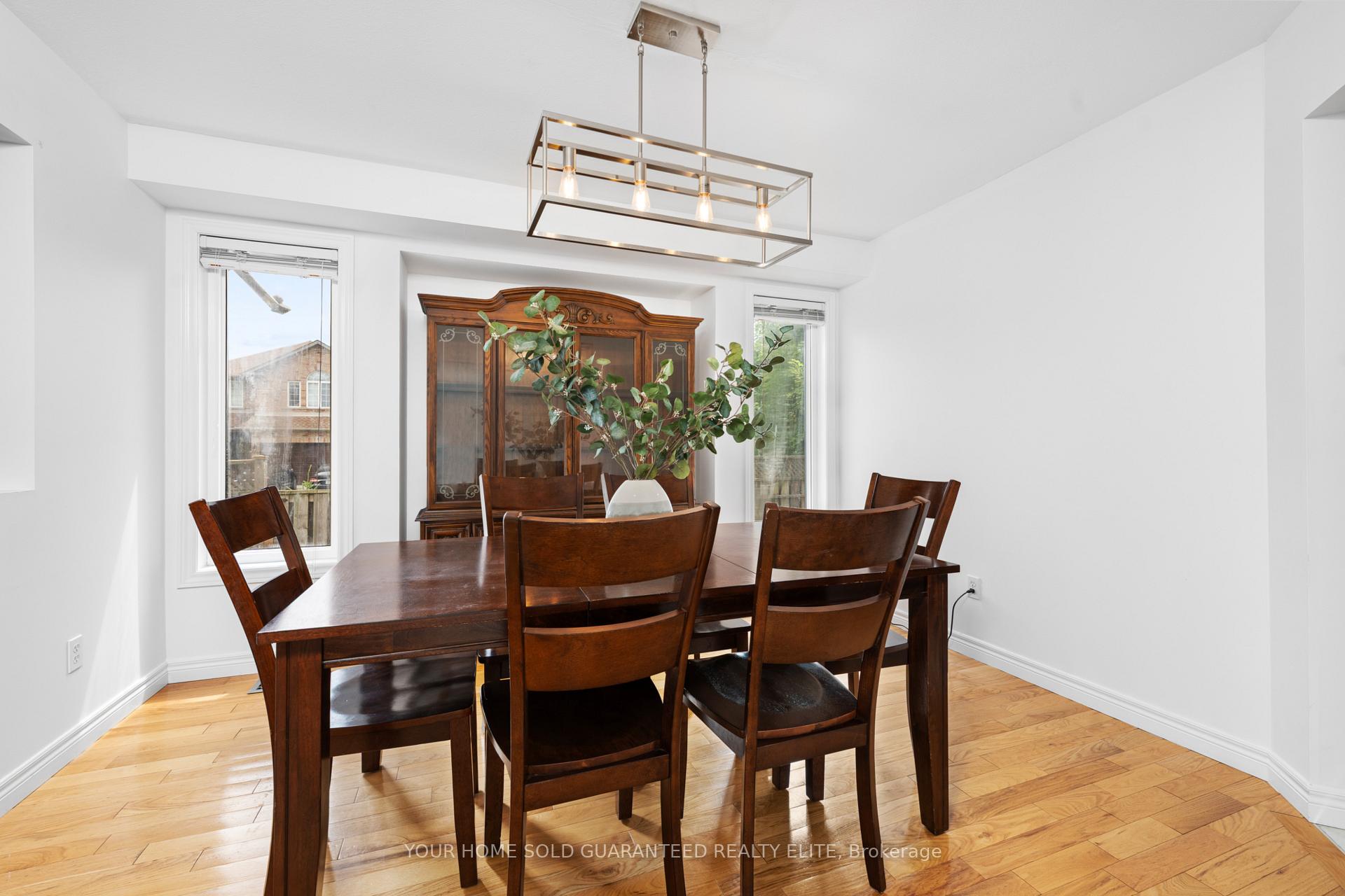 Photo 3 of 1 Hillcroft Drive, Hamilton, Stoney Creek Mountain — HOMEH