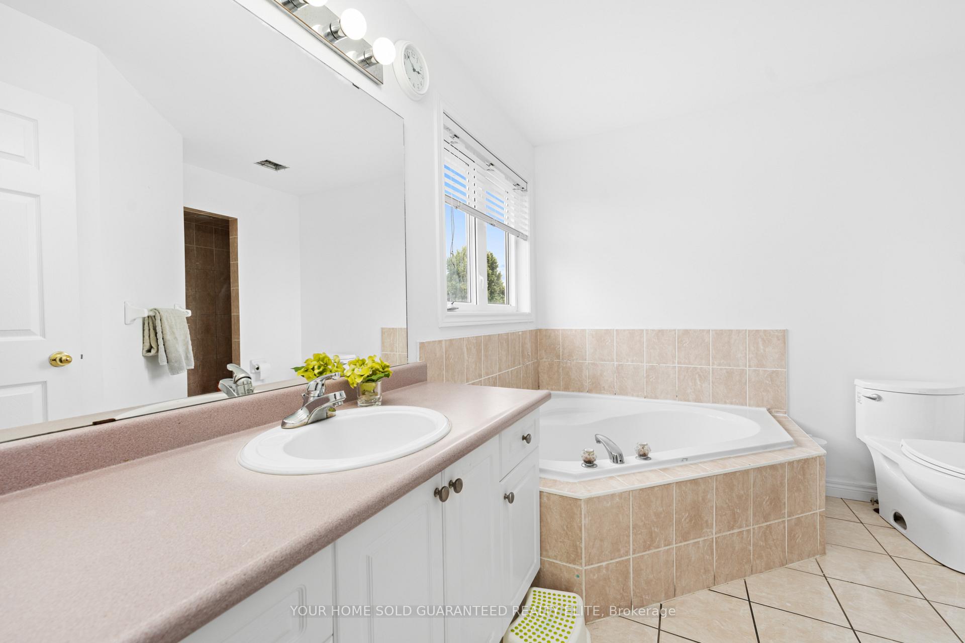 Photo 15 of 1 Hillcroft Drive, Hamilton, Stoney Creek Mountain — HOMEH