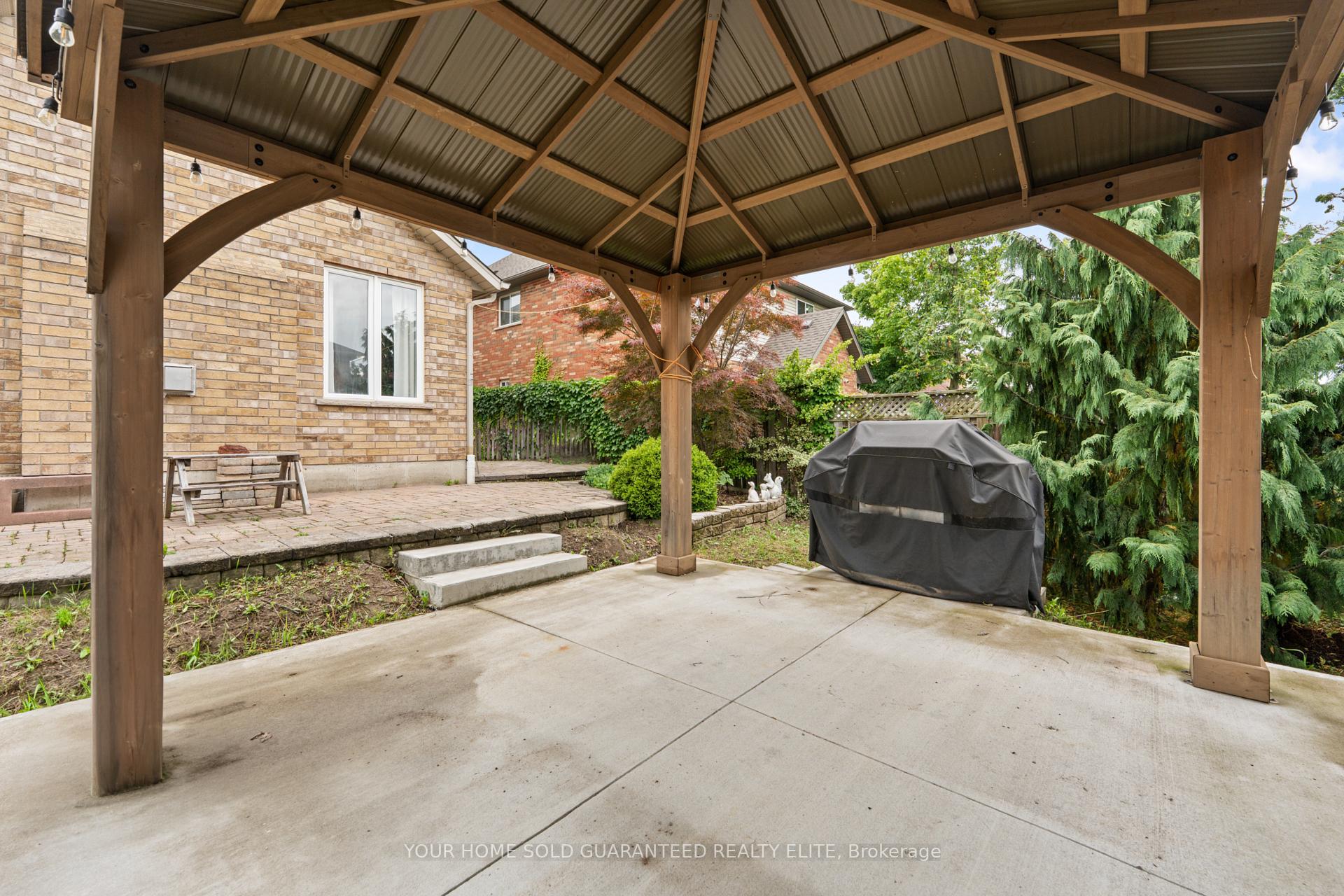 Photo 33 of 1 Hillcroft Drive, Hamilton, Stoney Creek Mountain — HOMEH