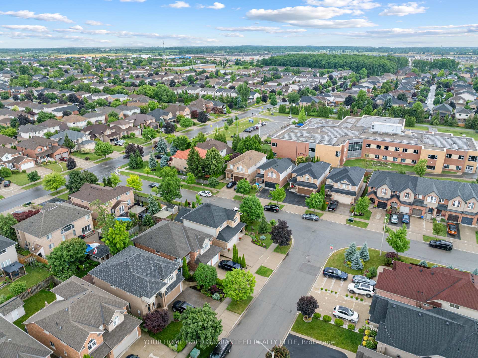 Photo 32 of 1 Hillcroft Drive, Hamilton, Stoney Creek Mountain — HOMEH