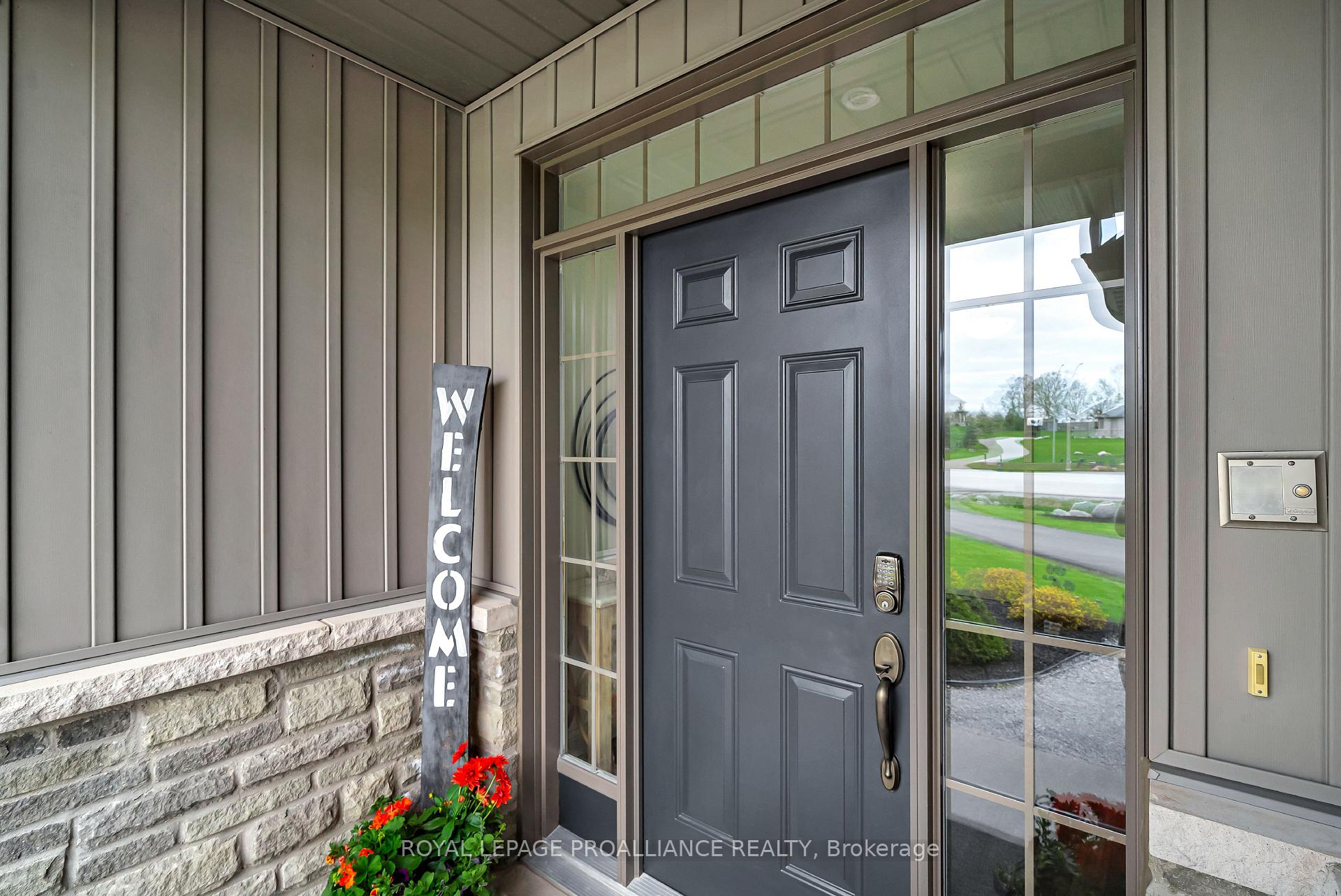 Photo 2 of 118 Gentlebreeze Drive, Belleville, Thurlow Ward — HOMEH