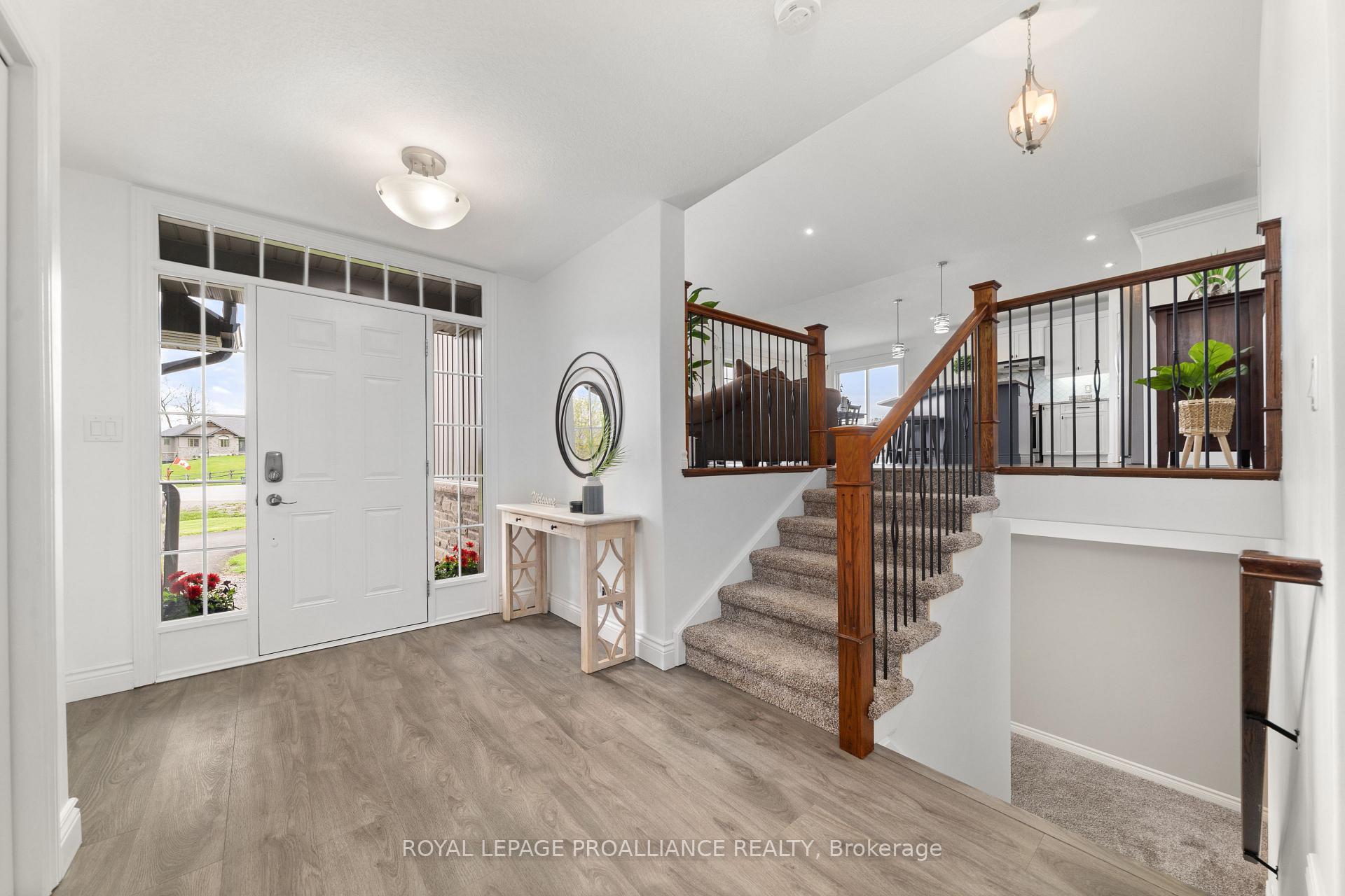 Photo 9 of 118 Gentlebreeze Drive, Belleville, Thurlow Ward — HOMEH