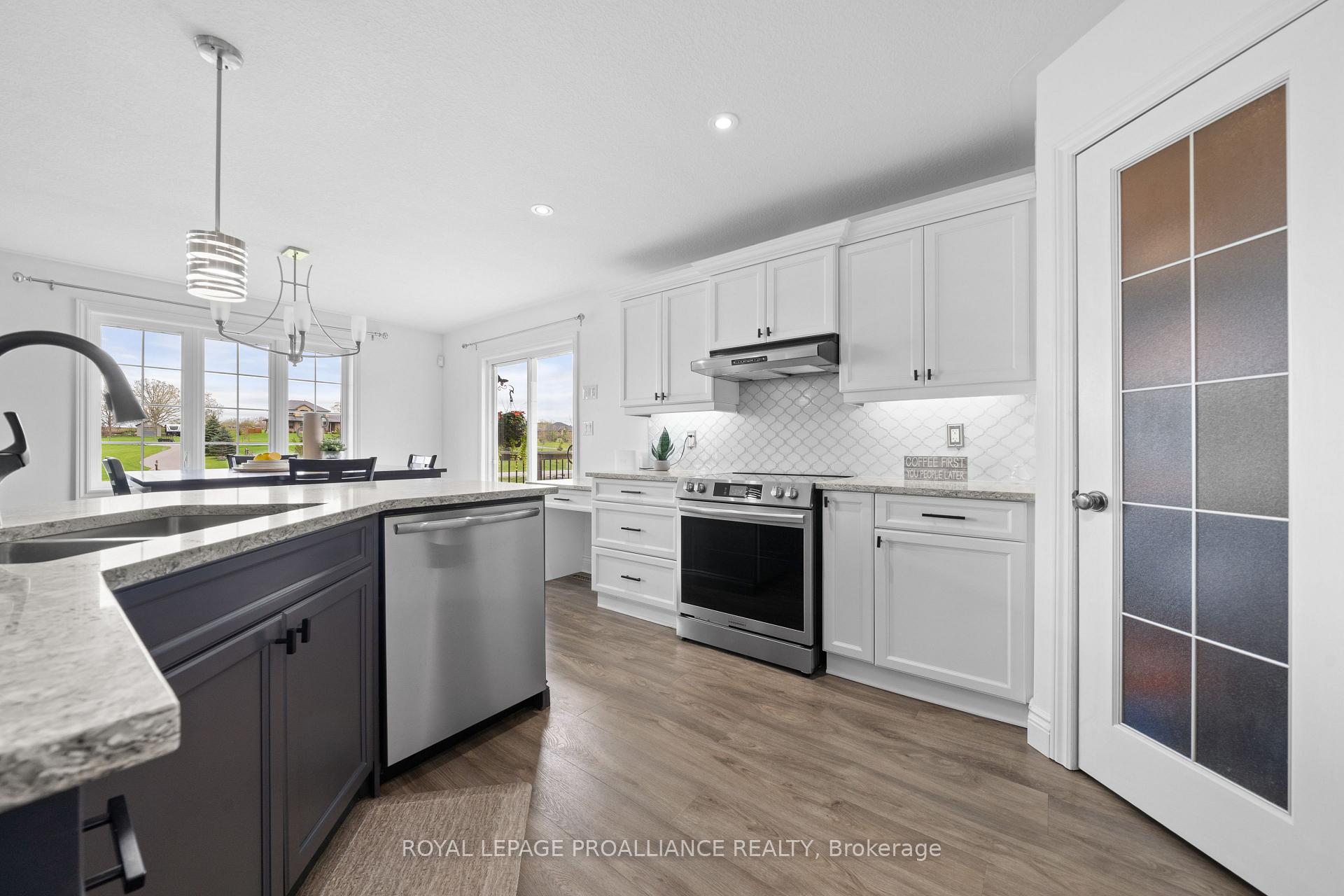 Photo 17 of 118 Gentlebreeze Drive, Belleville, Thurlow Ward — HOMEH