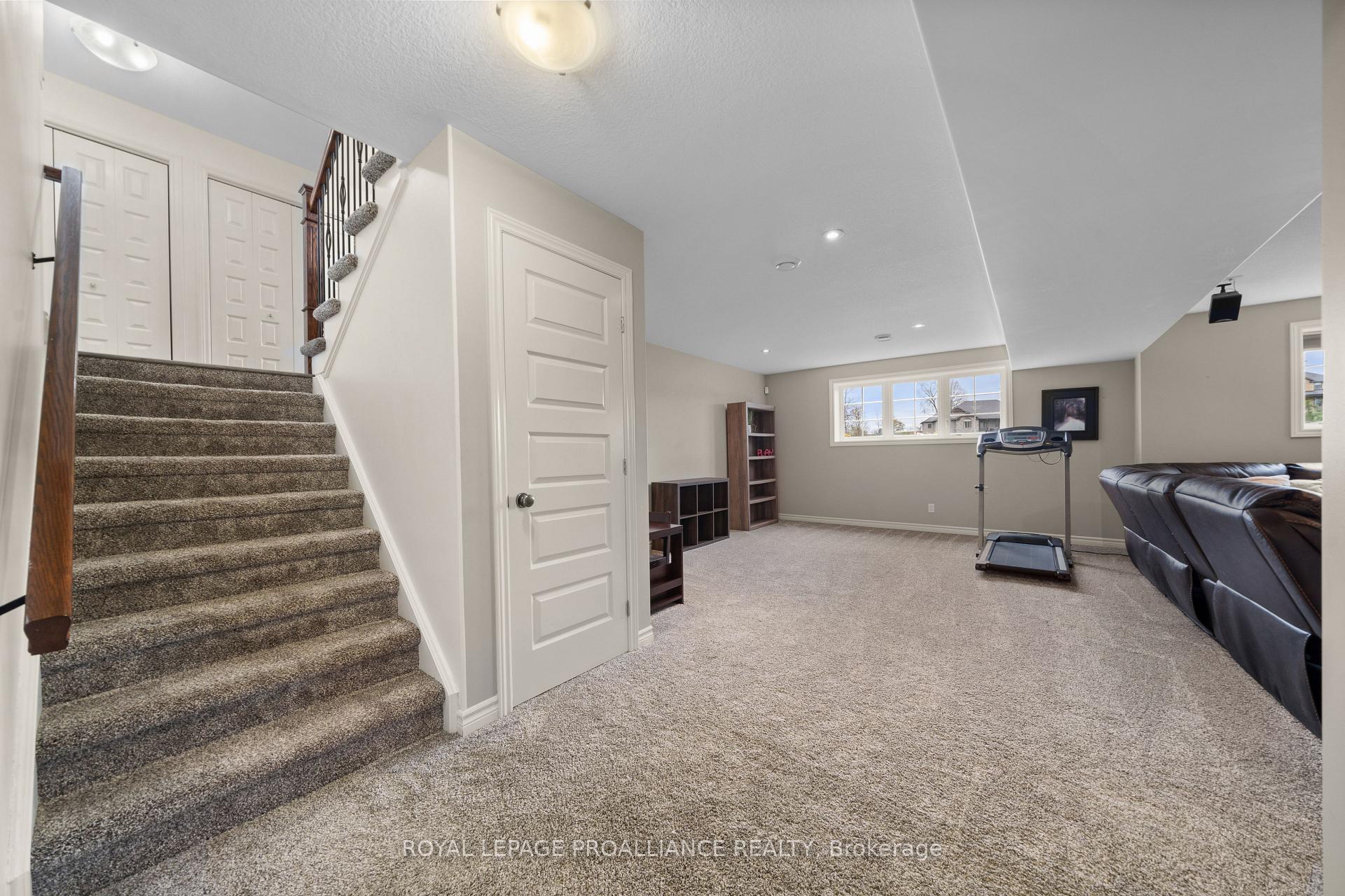 Photo 28 of 118 Gentlebreeze Drive, Belleville, Thurlow Ward — HOMEH