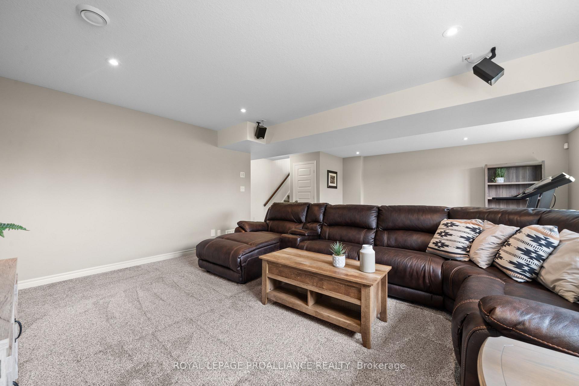 Photo 38 of 118 Gentlebreeze Drive, Belleville, Thurlow Ward — HOMEH