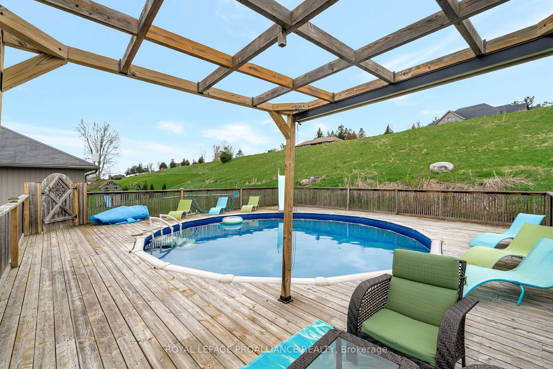 Photo 48 of 118 Gentlebreeze Drive, Belleville, Thurlow Ward — HOMEH