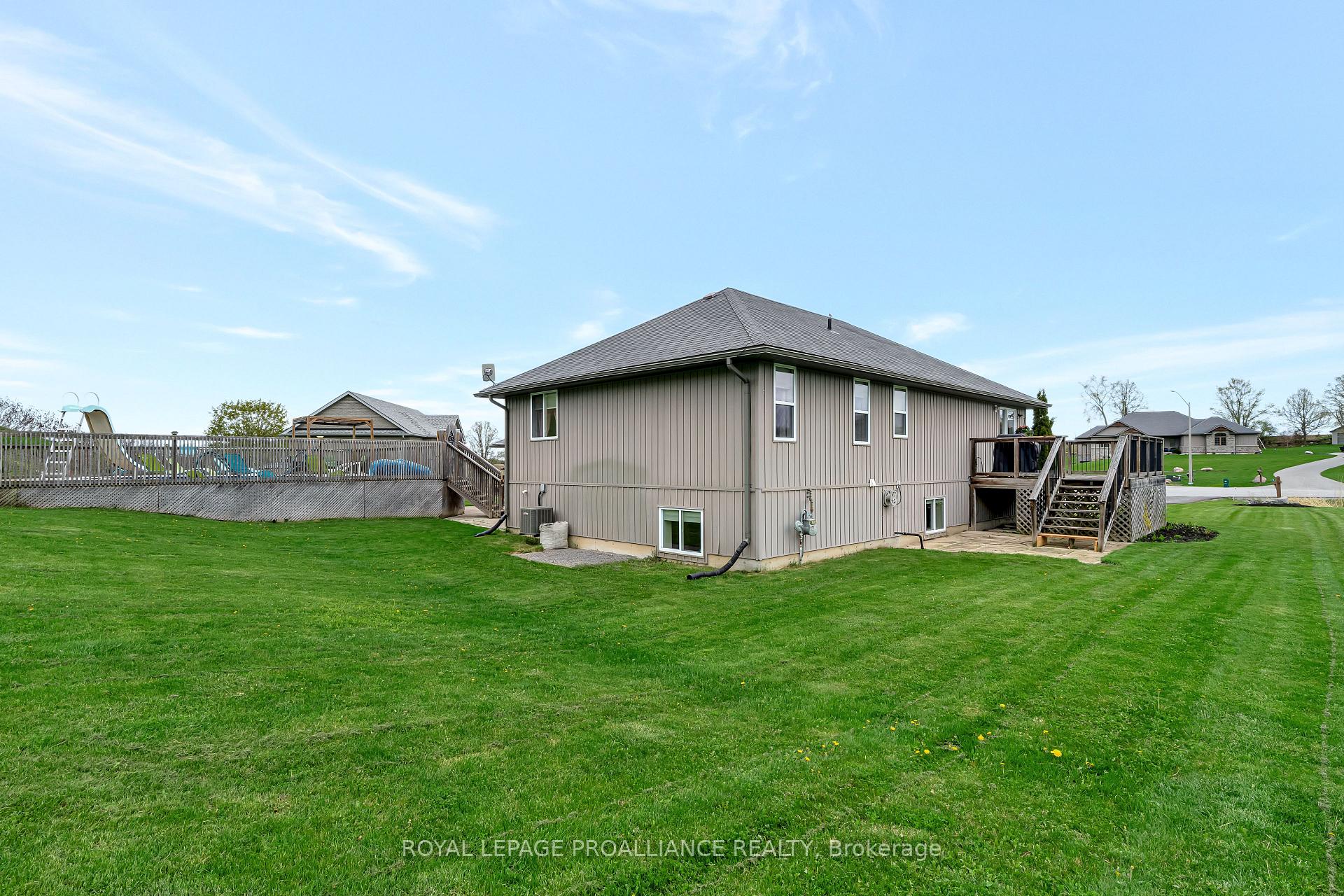 Photo 50 of 118 Gentlebreeze Drive, Belleville, Thurlow Ward — HOMEH
