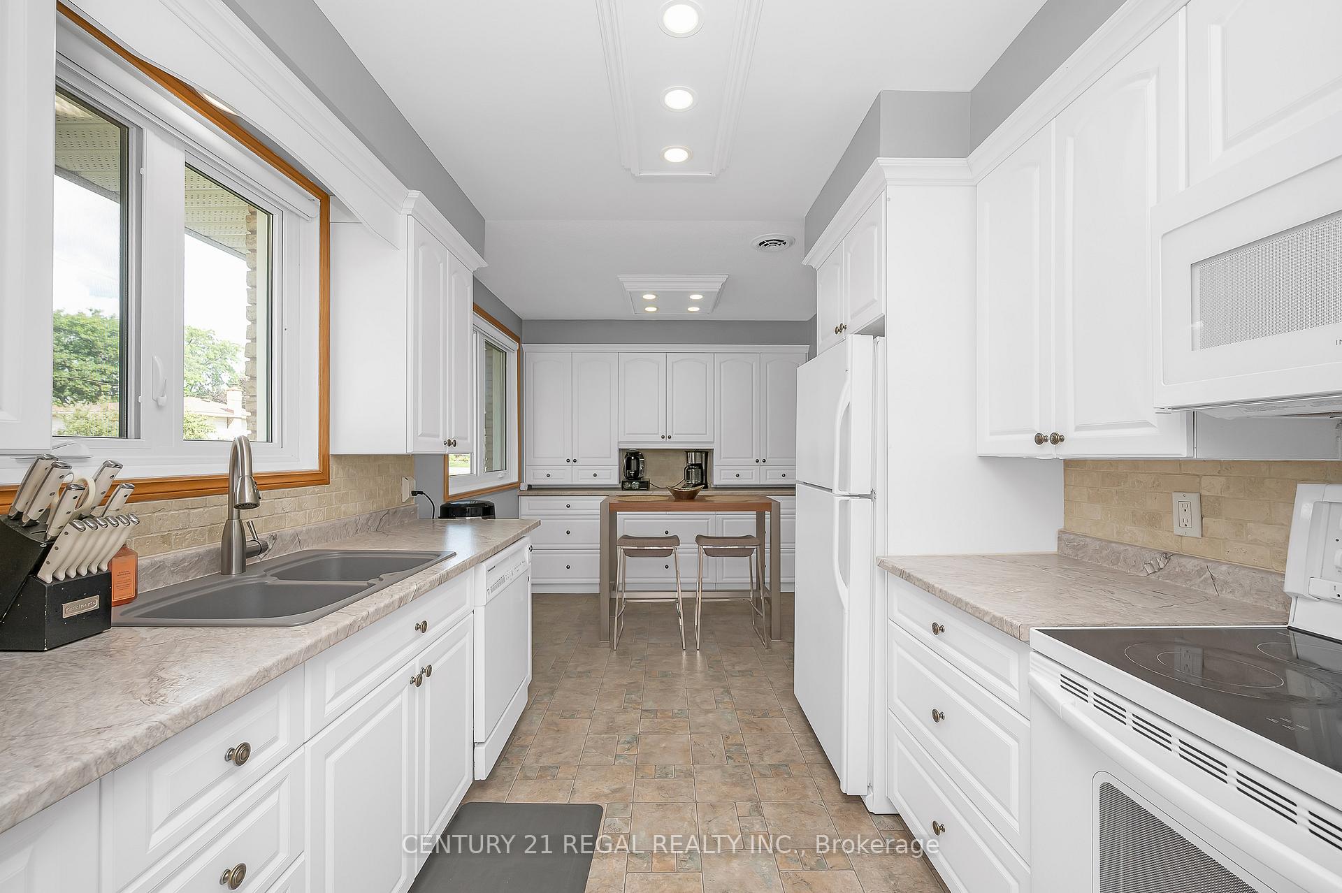Photo 5 of 3 Mentino Court, Hamilton, Eleanor — HOMEH