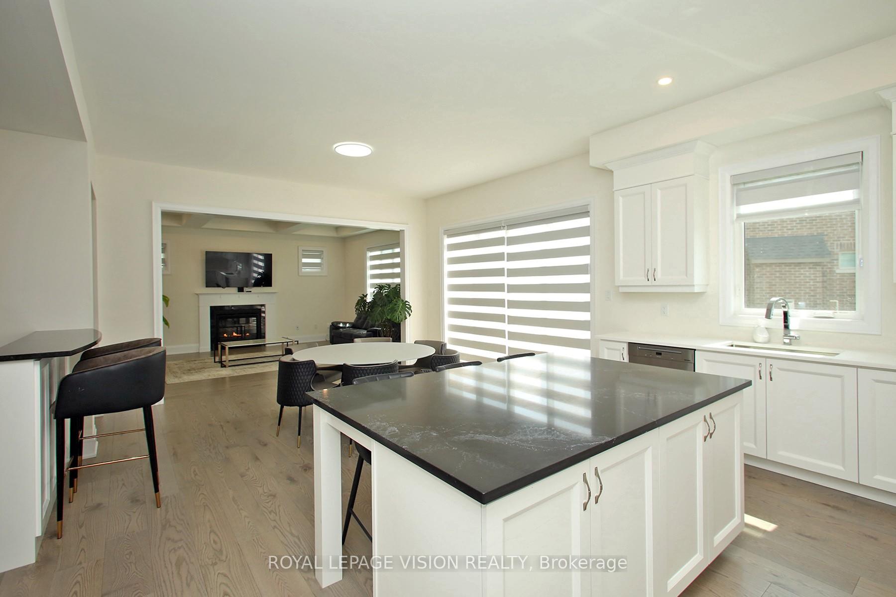 Photo 9 of 139 Ballantyne Boulevard, Vaughan, Vellore Village — HOMEH