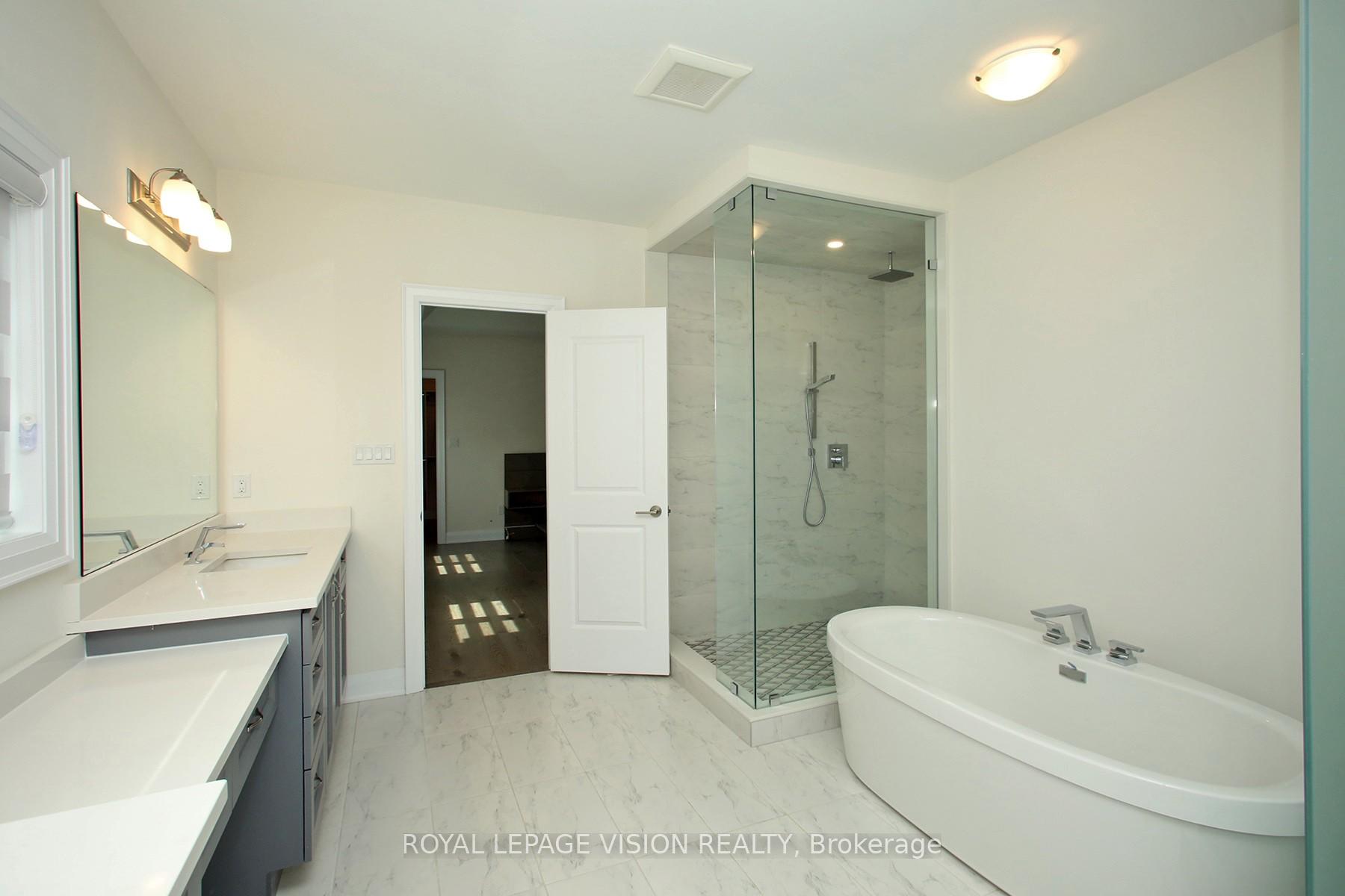 Photo 11 of 139 Ballantyne Boulevard, Vaughan, Vellore Village — HOMEH