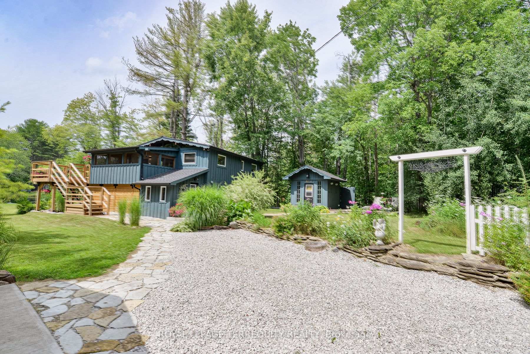 Photo 7 of 7862 Birch Drive, Ramara, Rural Ramara — HOMEH