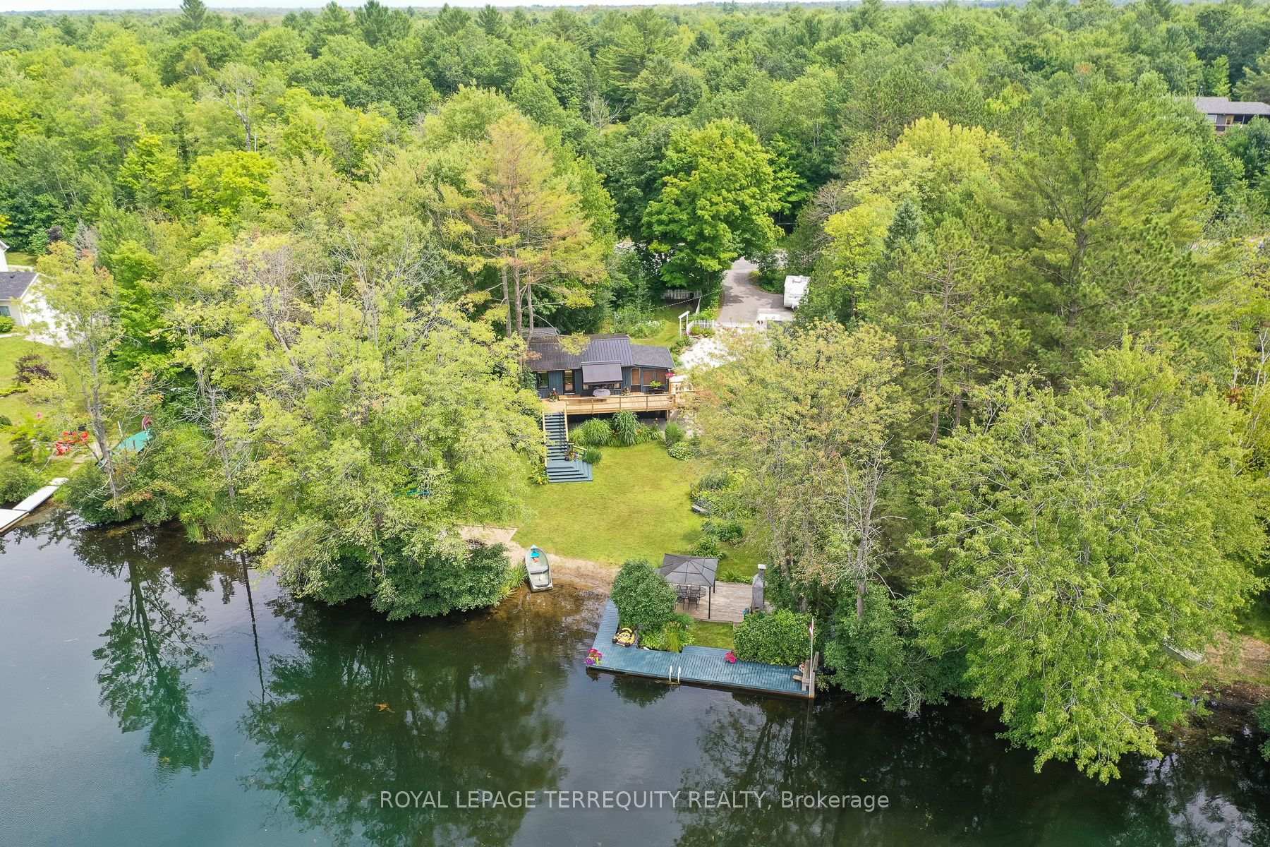 Photo 4 of 7862 Birch Drive, Ramara, Rural Ramara — HOMEH