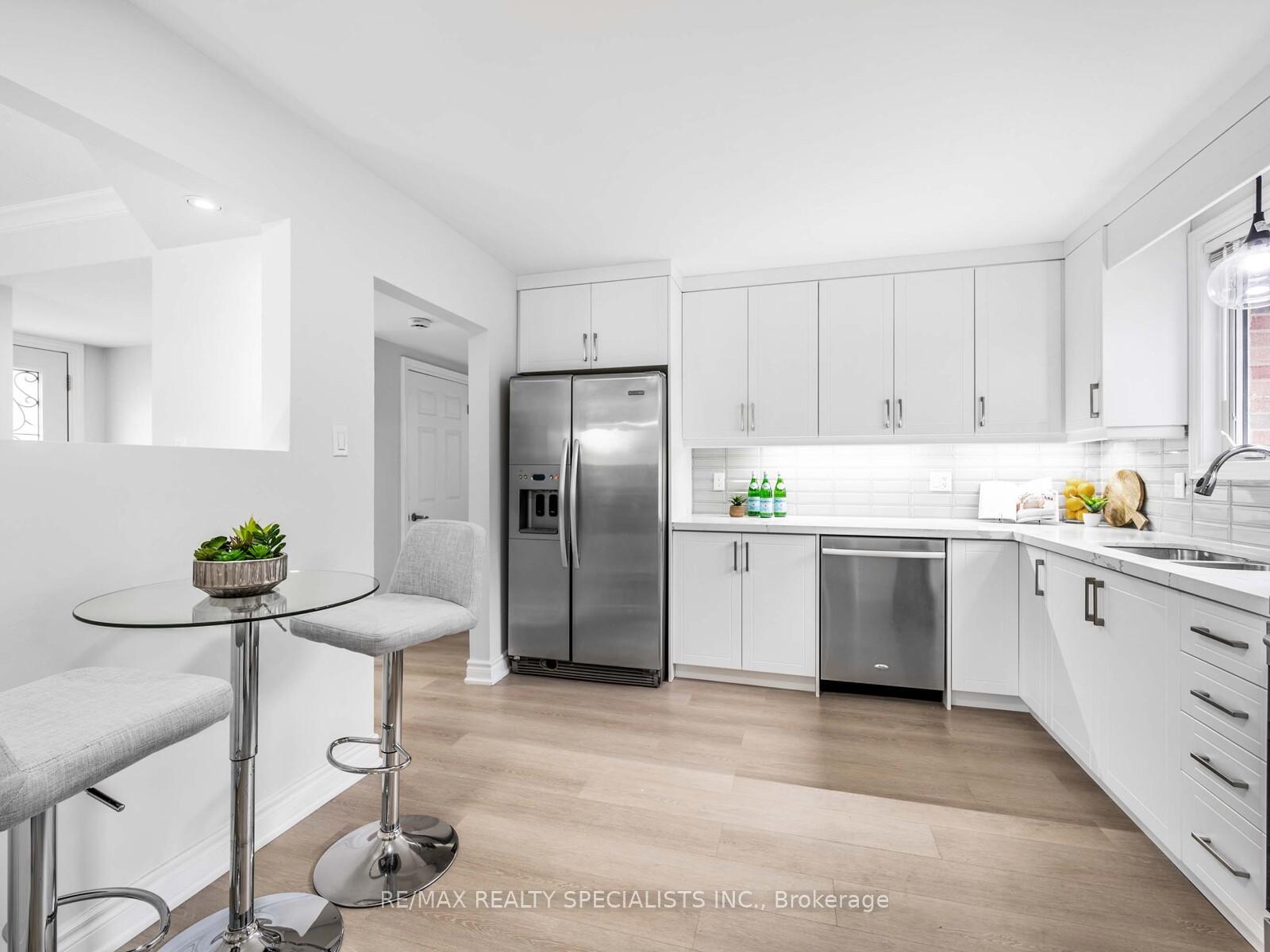 Photo 2 of 42 Birchbank Road, Brampton, Avondale — HOMEH