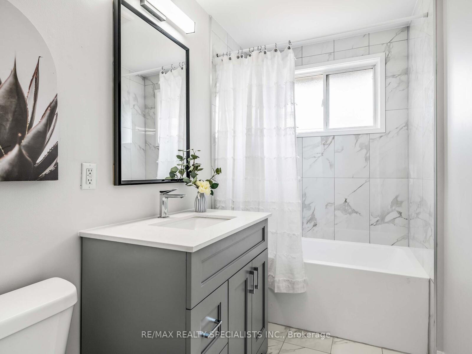 Photo 14 of 42 Birchbank Road, Brampton, Avondale — HOMEH